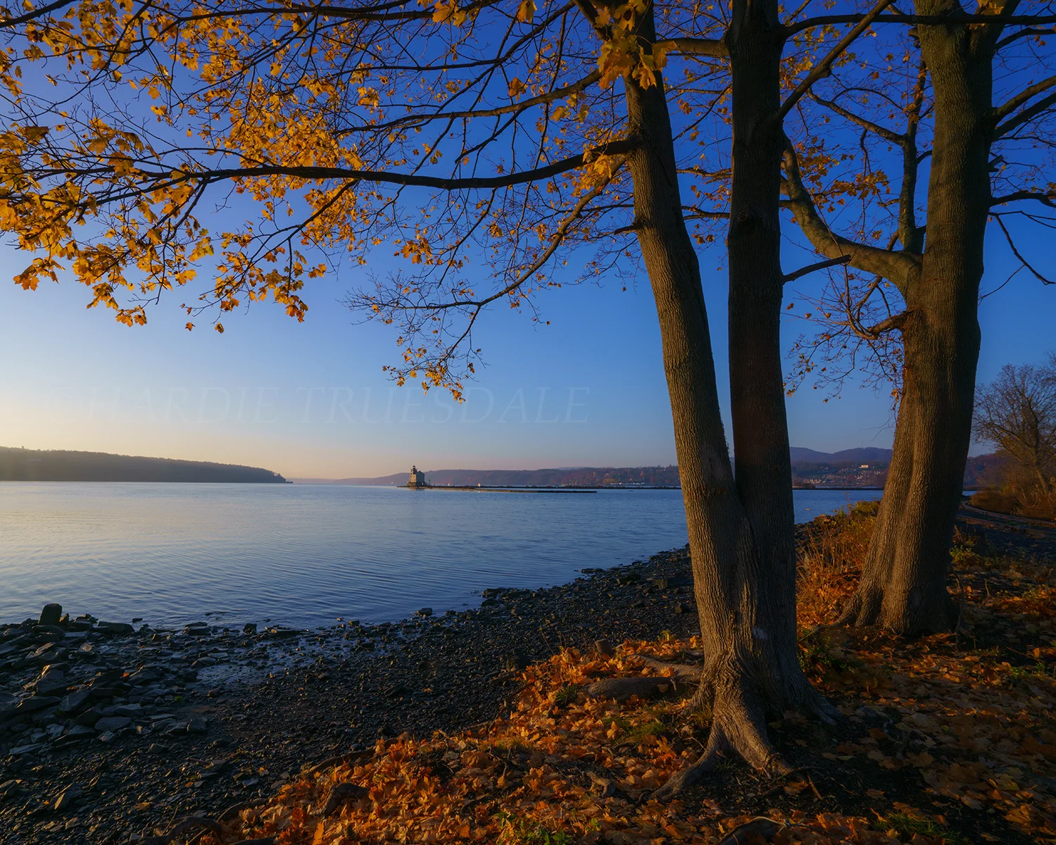 HR#271 Fall Morning, Kingston Lighthouse, Hudson River