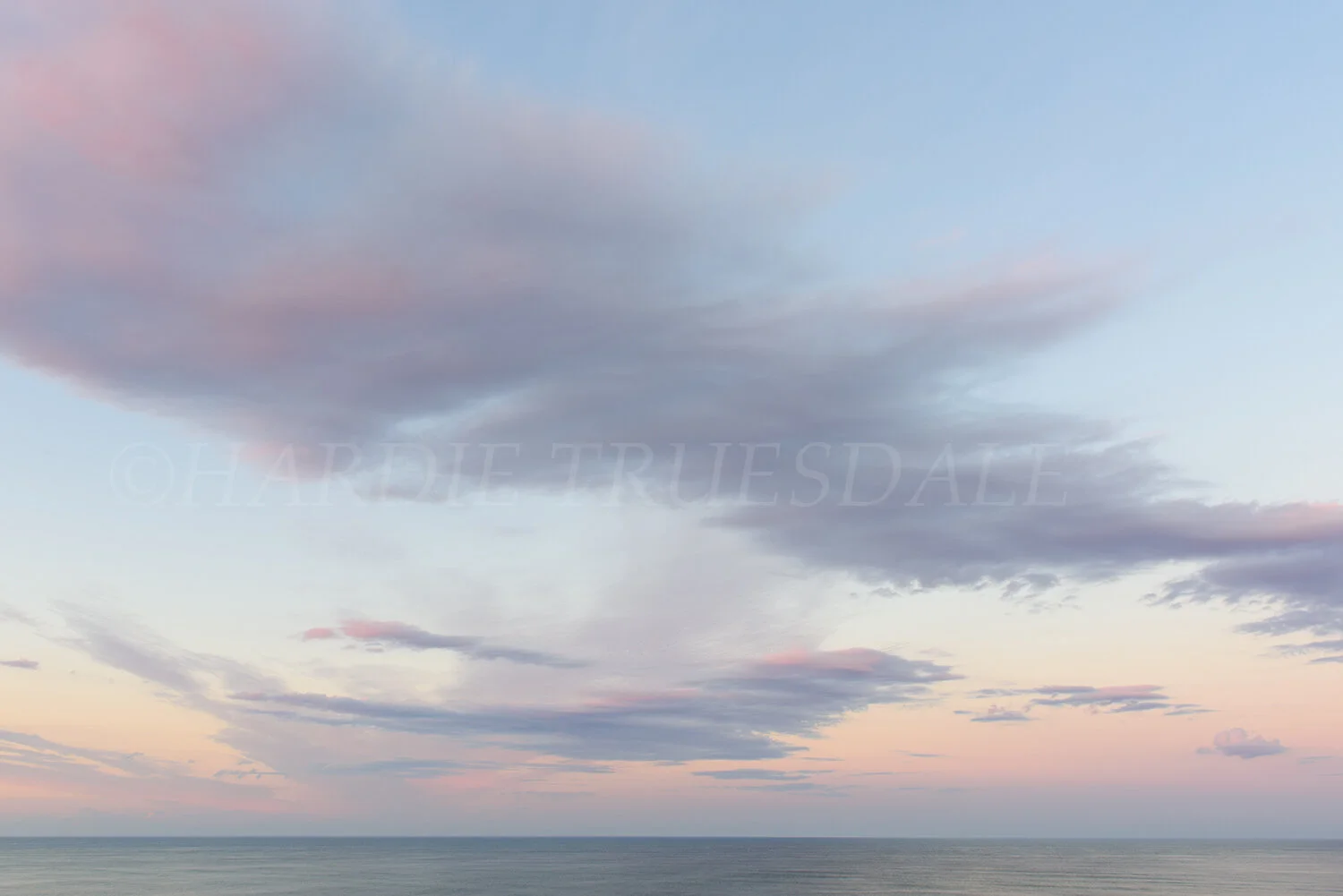 CC135 "Painted Dusk, White Crest"