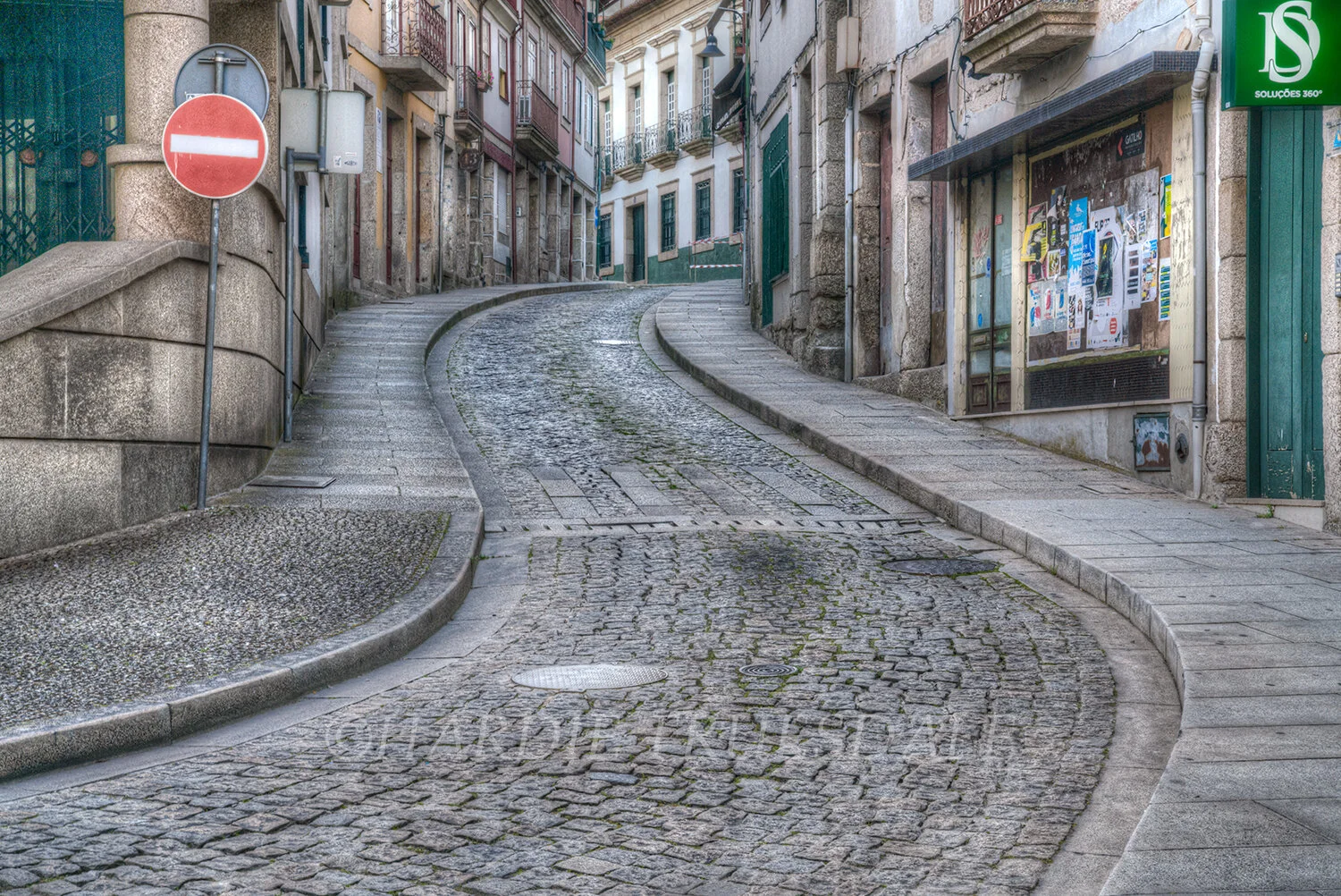 PT#046 "Winding Cobblestone, R. Miguel Pintos Martins"