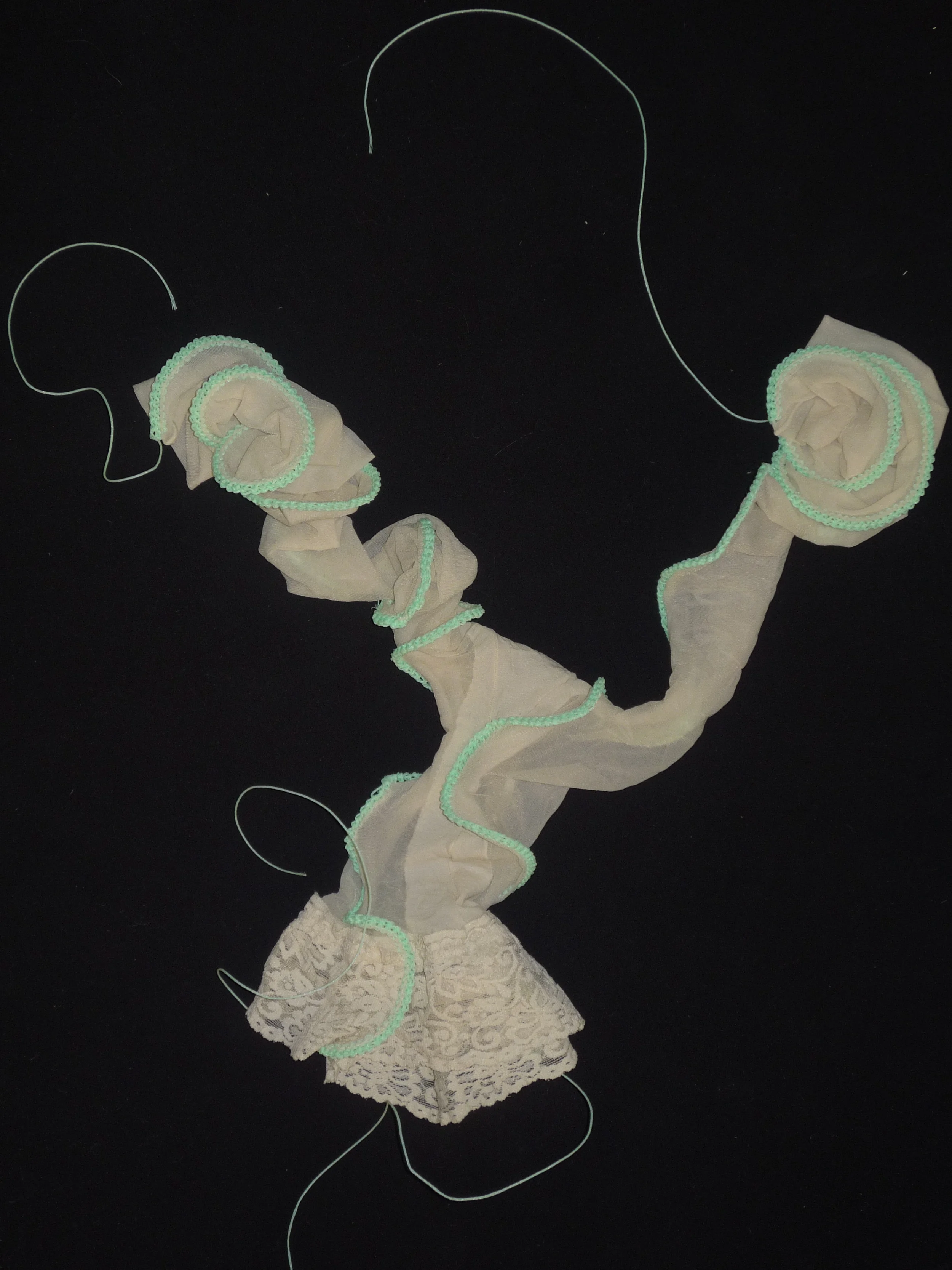Blume im Paradies, Nylons, cord, knitted, 89x36x4 cm
