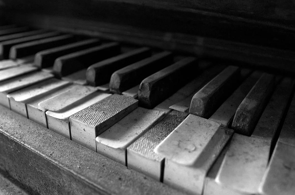 OldPiano.jpg