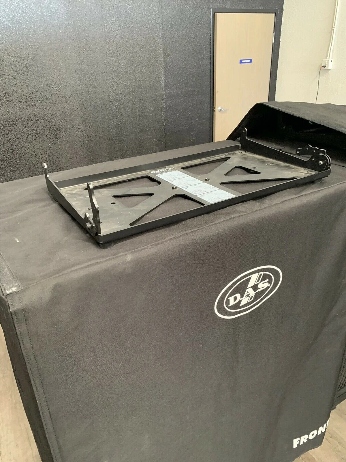 Google DAS Event 210 A Line Array 5.jpg