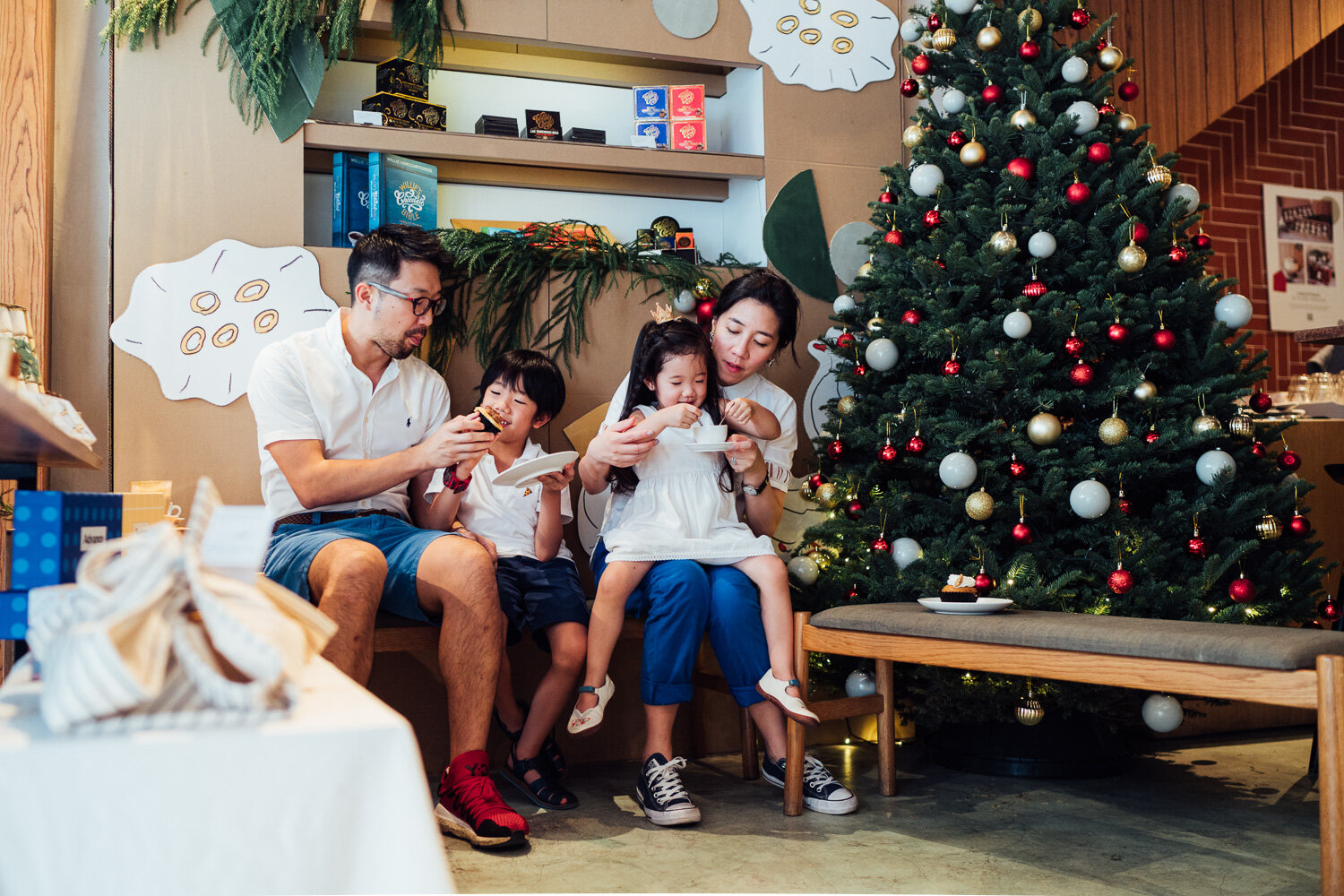 Kwongs 2019 Red Bus Photography Singapore Family Photographer-8.jpg