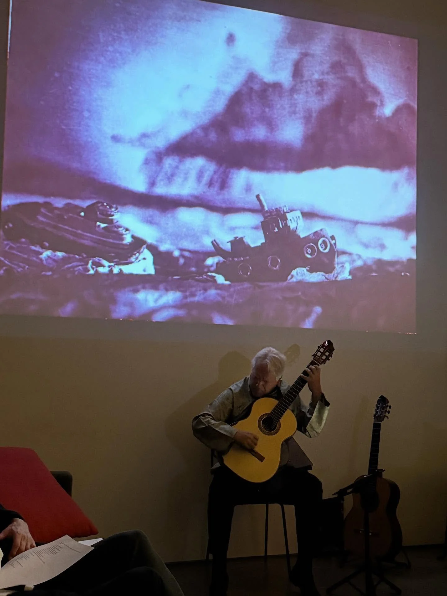 Wow, did I have a blast playing my etudes in a house concert at my dear friend Joanne&rsquo;s extraordinary home.
It was an honor to have @lotharosterburg there running the slides of his incredible photos. Looking so forward playing them for the Bost