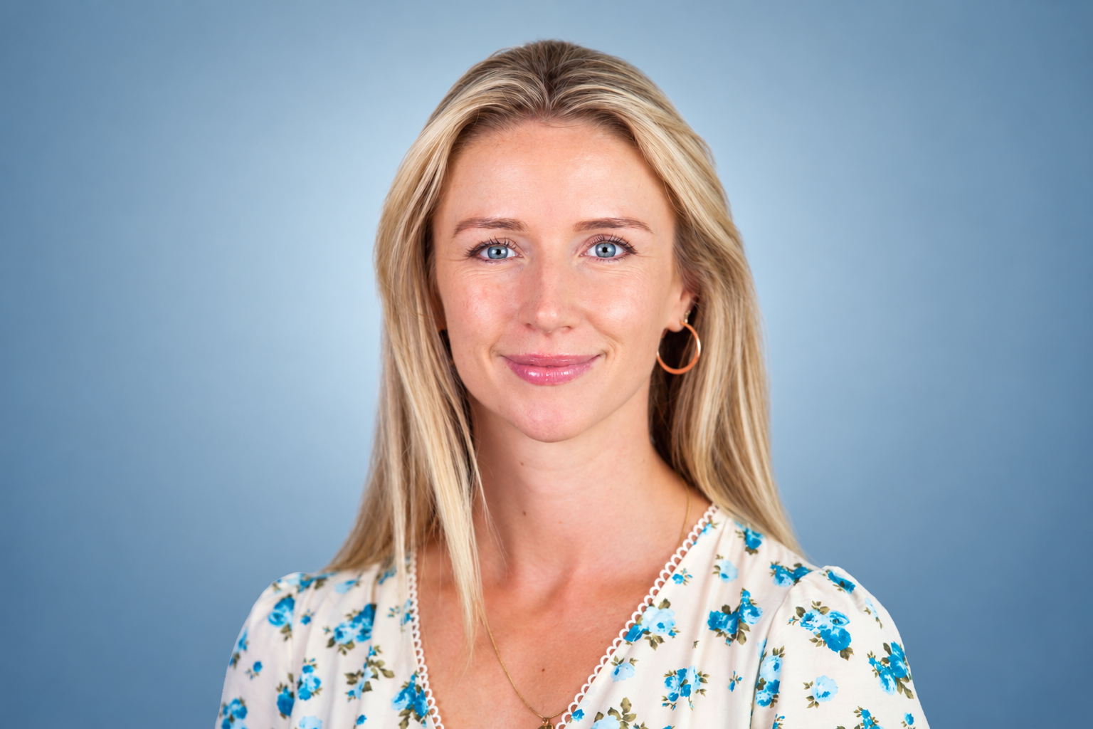Polished Corporate Blonde Headshot.png