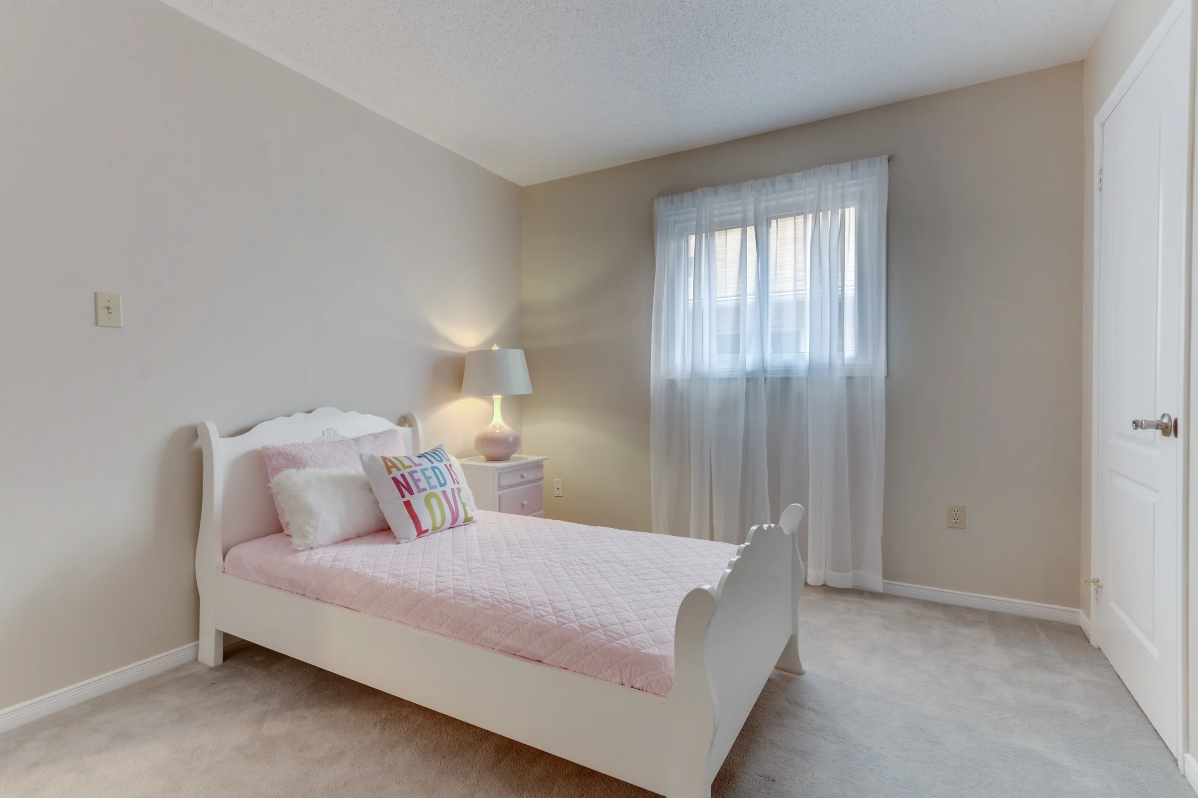 64 Silverbirch Pl-45.jpg