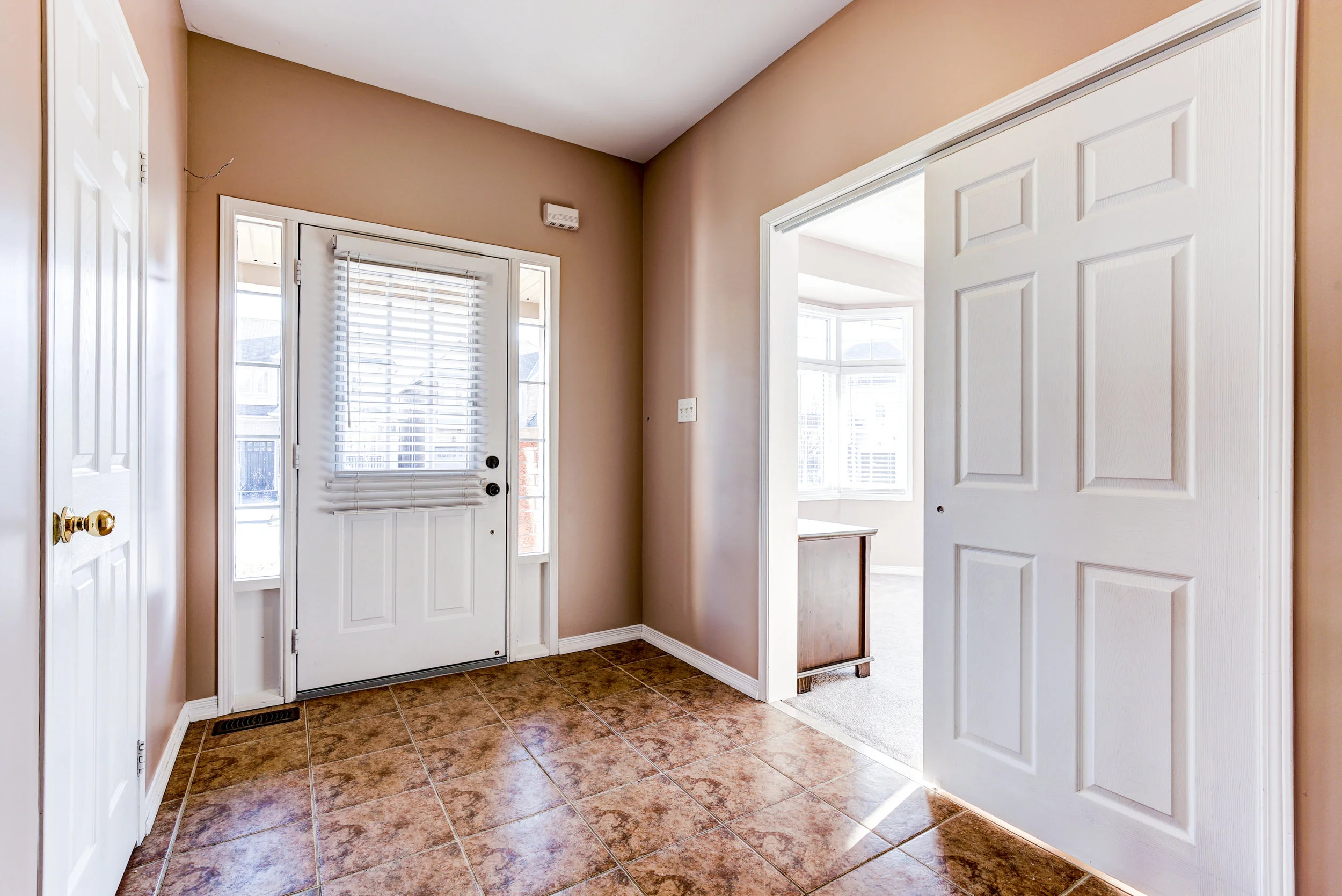 96 Woodbine Pl-2.jpg