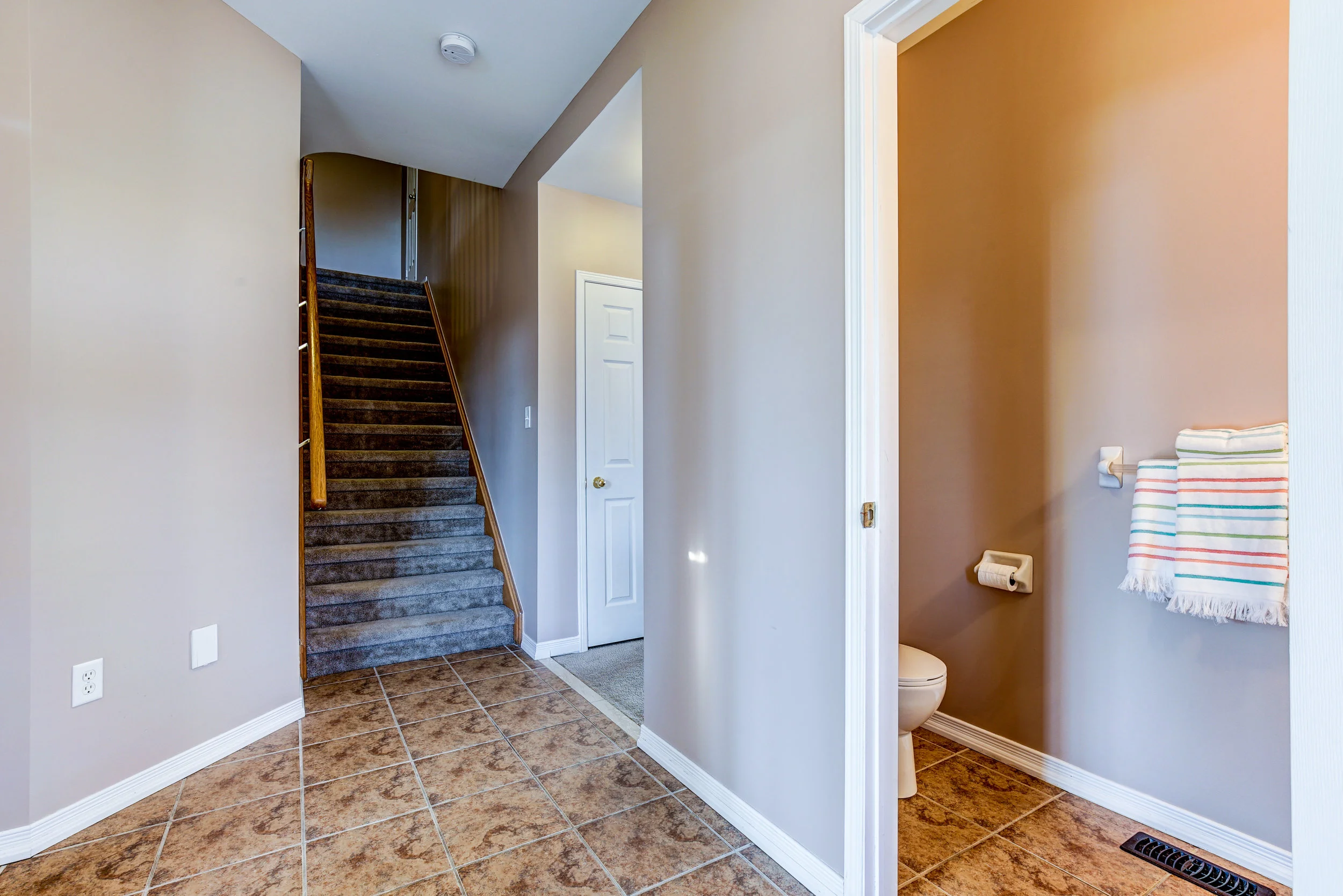96 Woodbine Pl-3.jpg