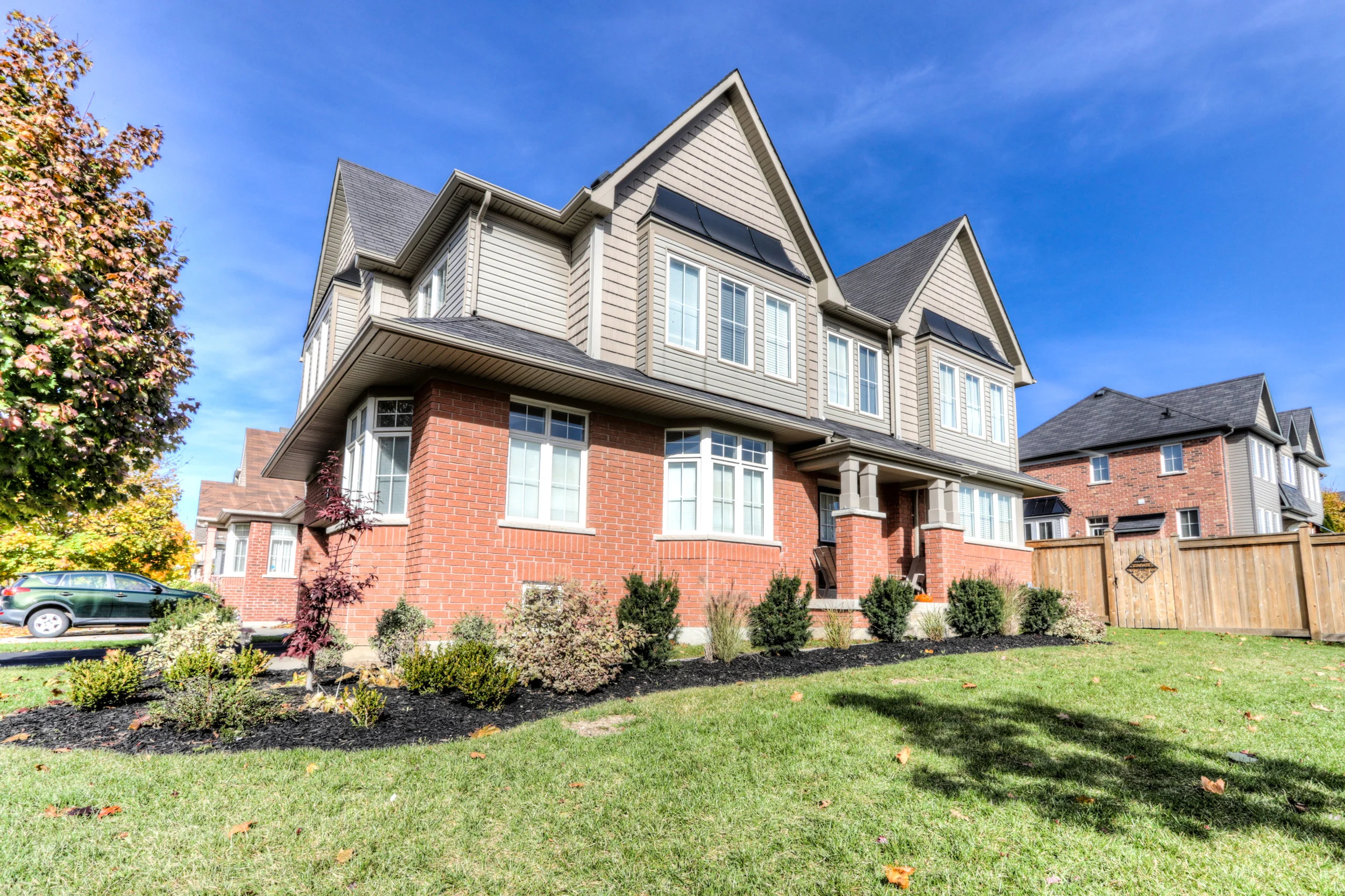 96 Woodbine Pl-8.jpg