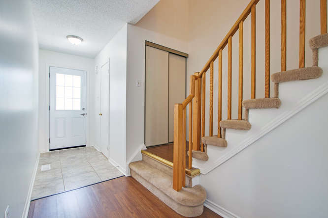 10 Bassett Blvd TH212 Whitby-small-010-10-Foyer-666x444-72dpi.jpg