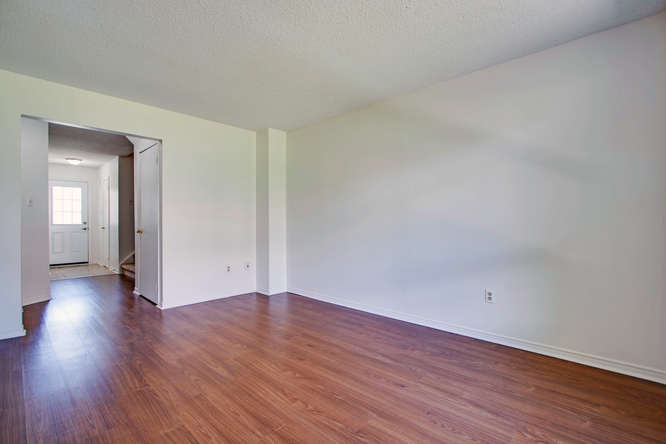 10 Bassett Blvd TH212 Whitby-small-012-32-Living Room-666x444-72dpi.jpg