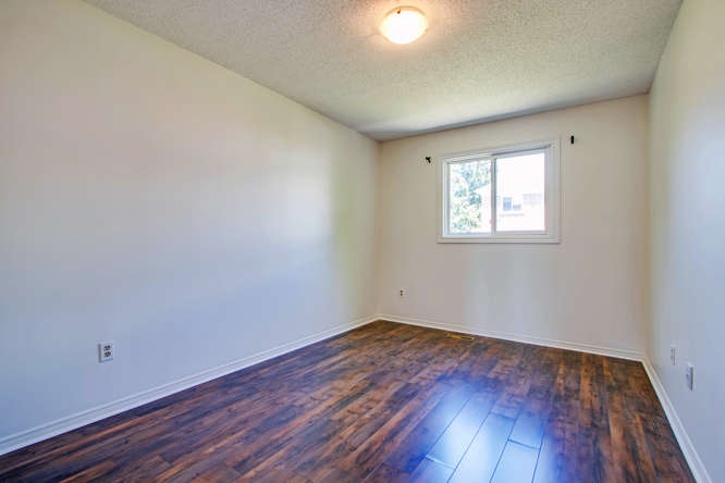 10 Bassett Blvd TH212 Whitby-small-039-49-Bedroom 2 no curtains-666x444-72dpi.jpg