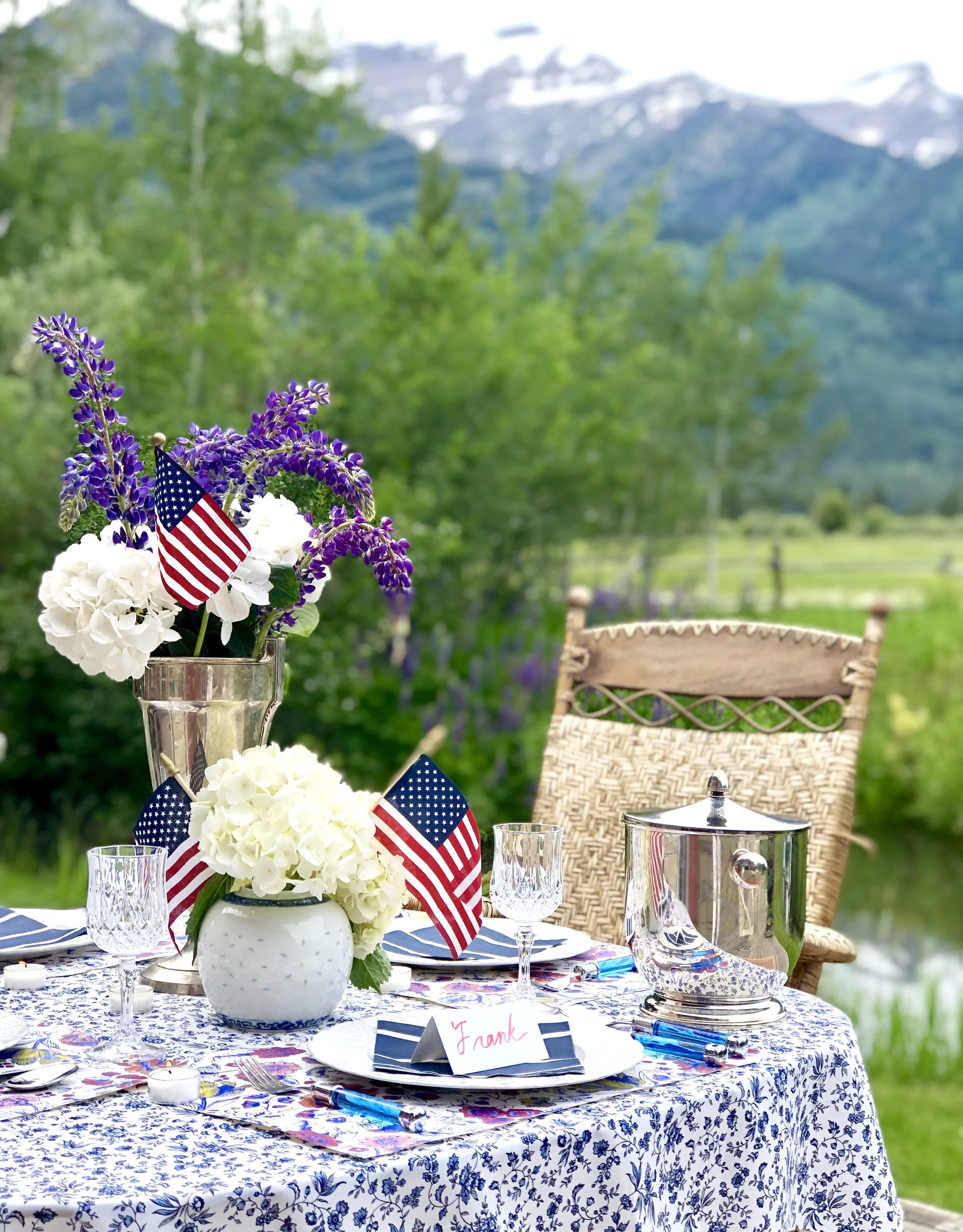 Lacelliese King Tablescape Tips