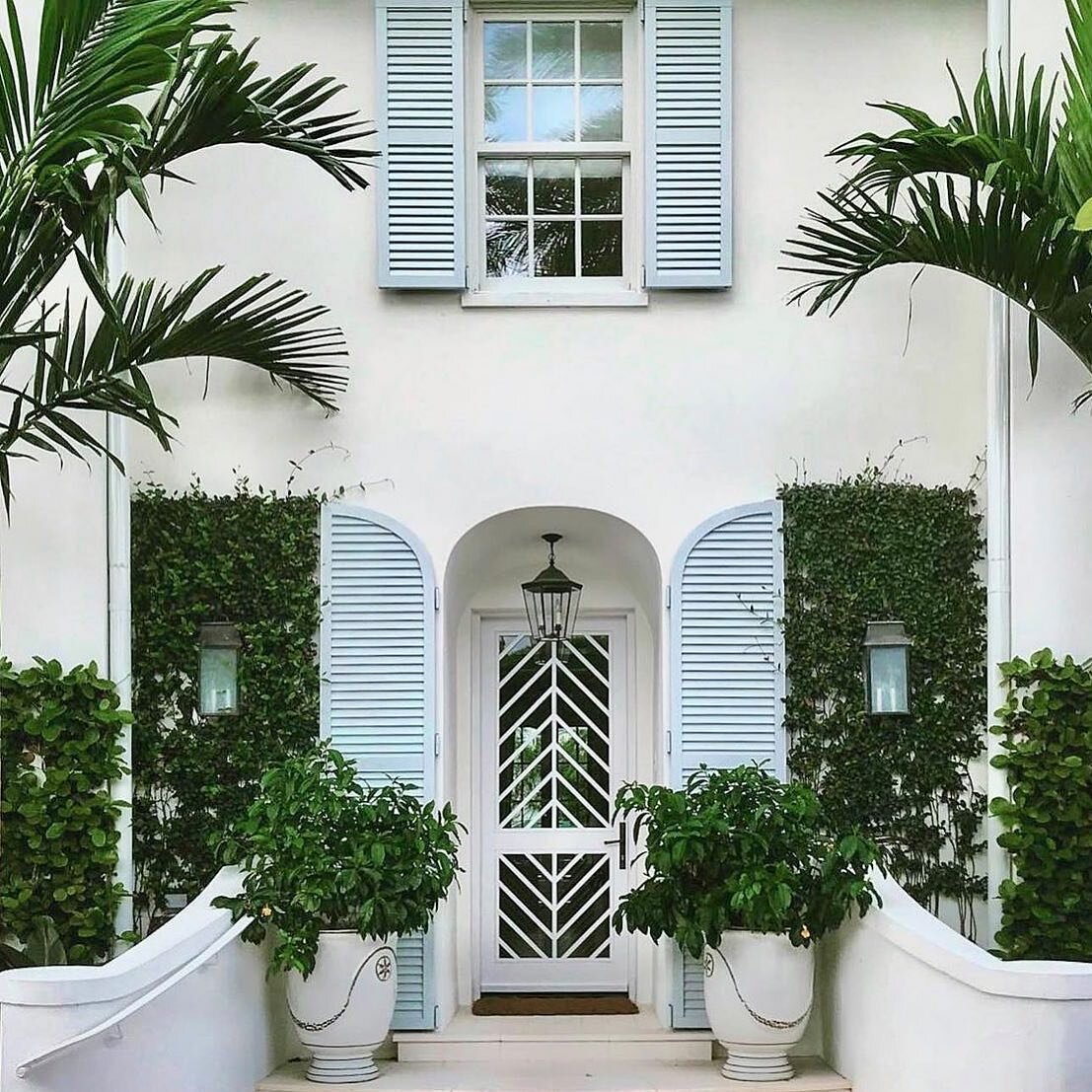 Palm Beach dreaming&hellip; still stuck on this blue for an exterior trim&hellip; 📷: @covermeinivy_
