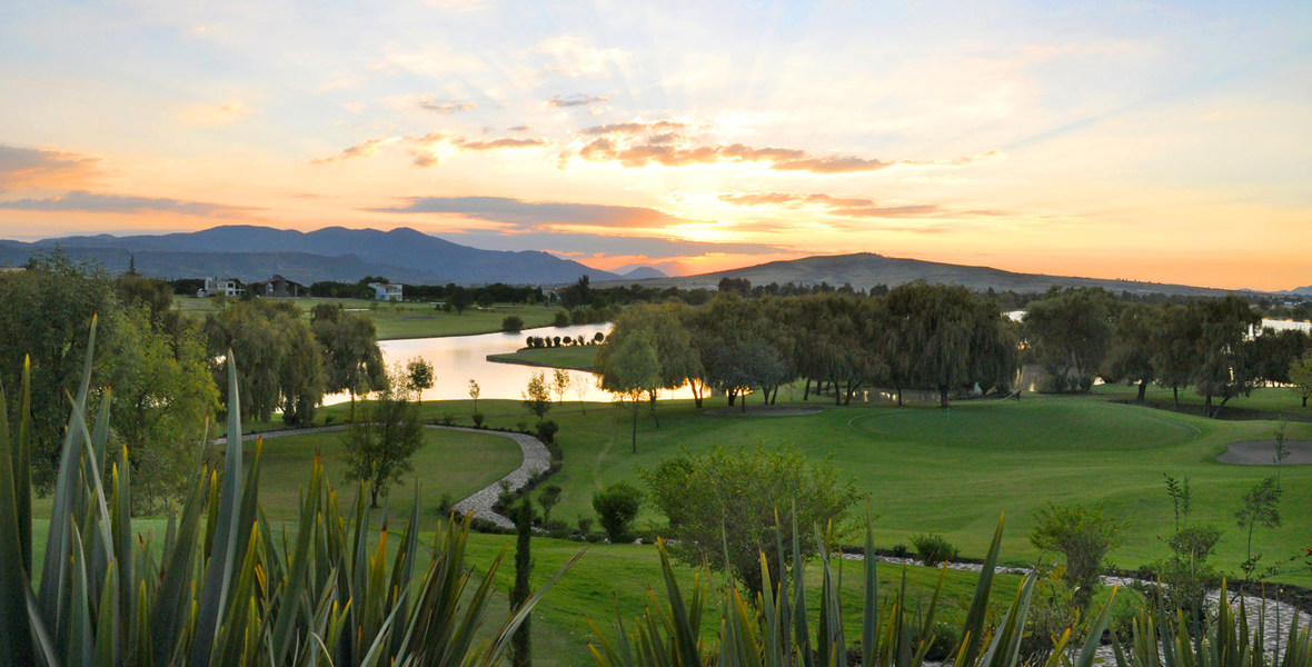 Clubes de Golf — Golfing Mexico