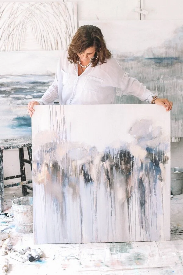     

 
    Southern Artist Spotlight: Gina Hurry   by&nbsp; Zoe Yarborough  of StyleBluePrint  Zoe is a StyleBlueprint staff writer, Charlotte native, Washington &amp; Lee graduate and Nashville transplant of seven years. She teaches Pilates, helps