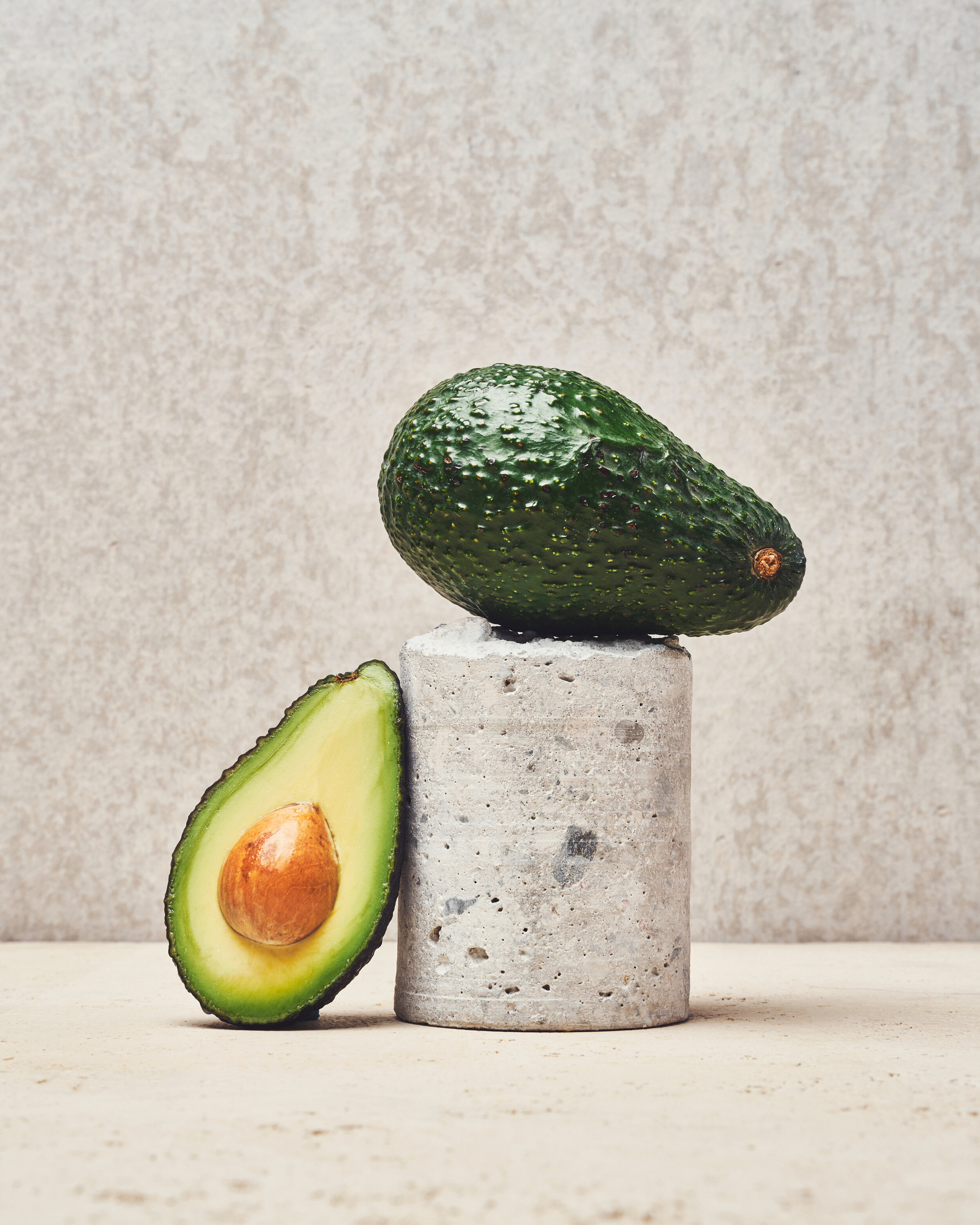 2021_Naomi_Pick_Up_Whole_Avocado_4.jpg