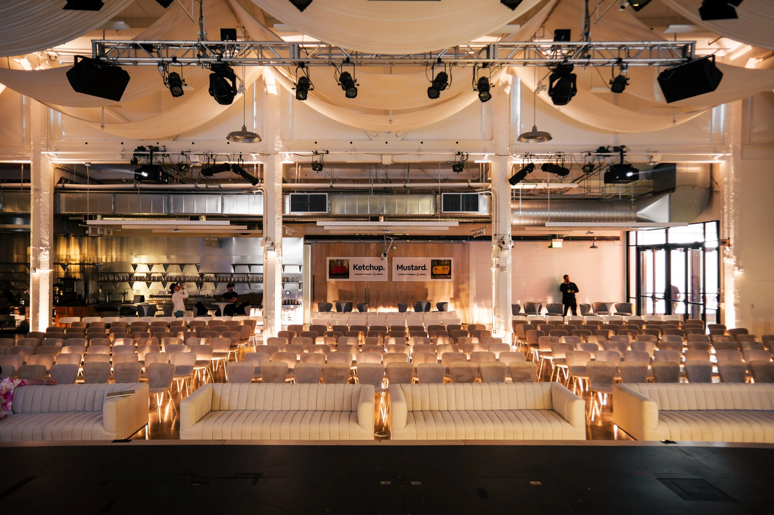 Airbnb_Product Launch-011.jpg