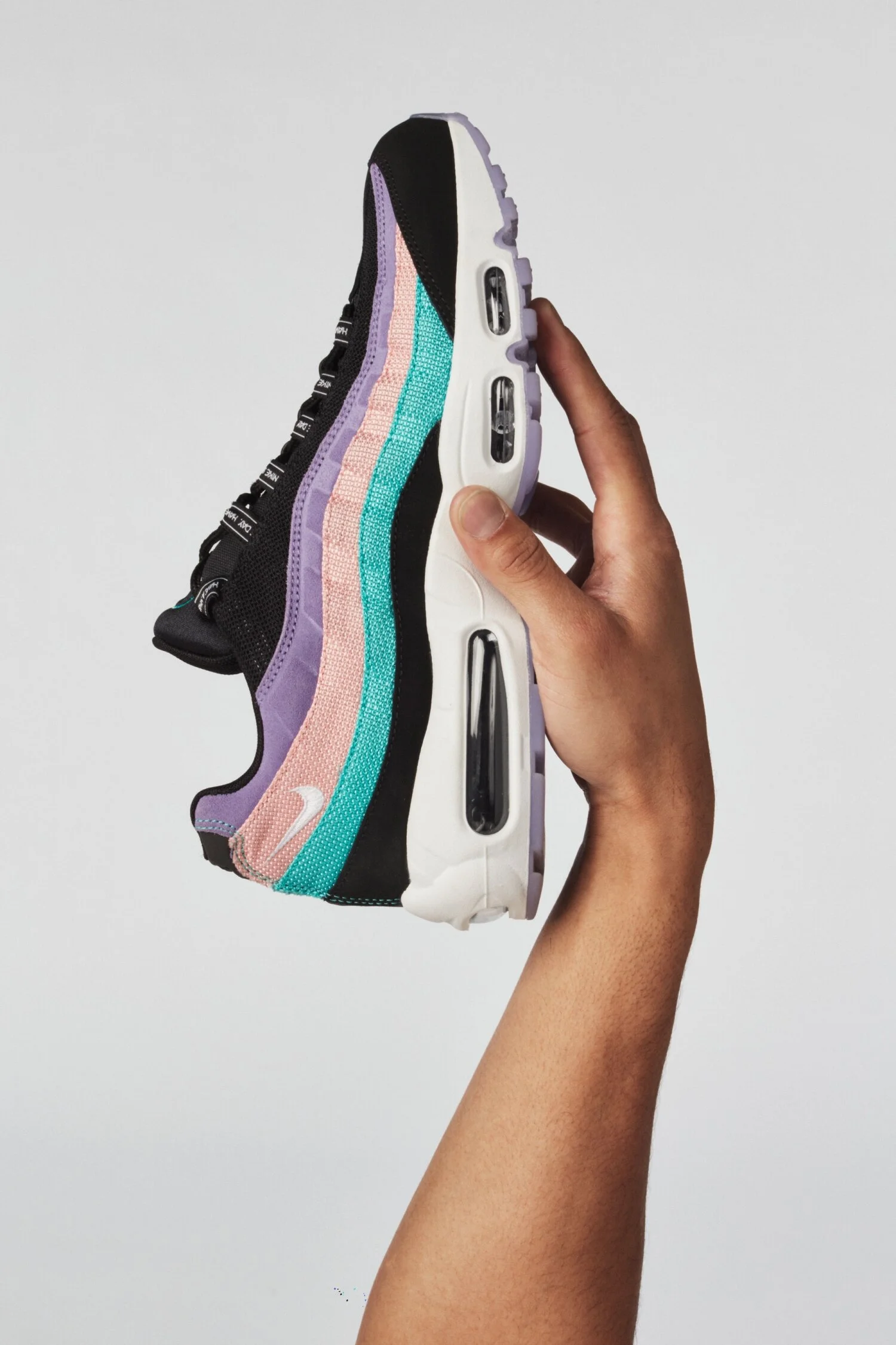 9081_NACFr5_++190308_footaction_nikeairmax19_07_262_stills-v1.jpg