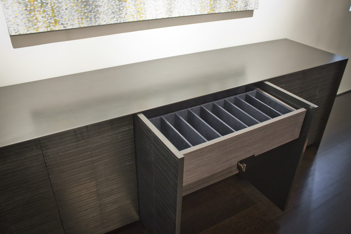 ether_atelier_graphite_eel_skin_black_steel_credenza02.jpg