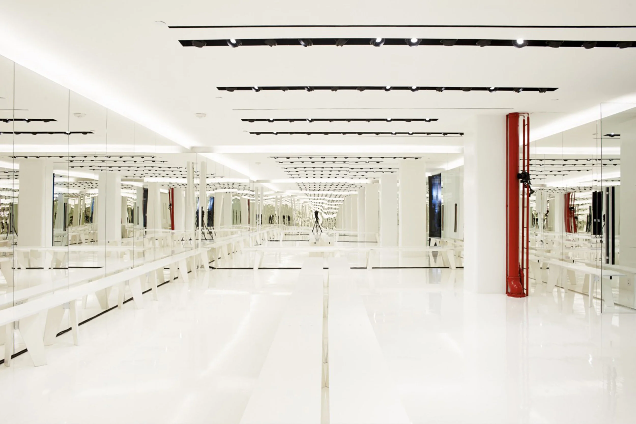 ralph_rucci_showroom_ether_atelier_bonetti_kozerski_architecture58.jpg