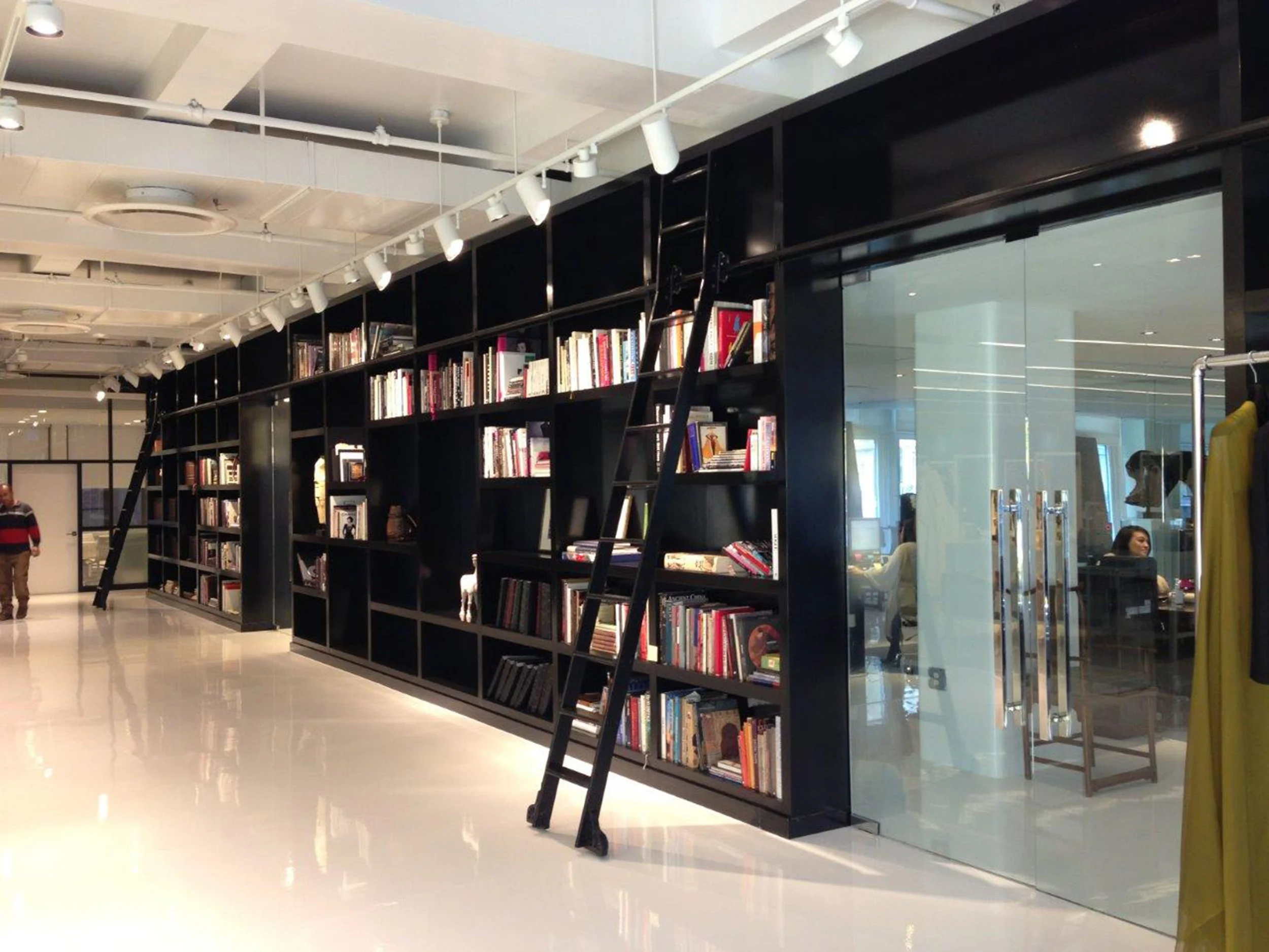 ralph_rucci_showroom_ether_atelier_bonetti_kozerski_architecture13.jpg