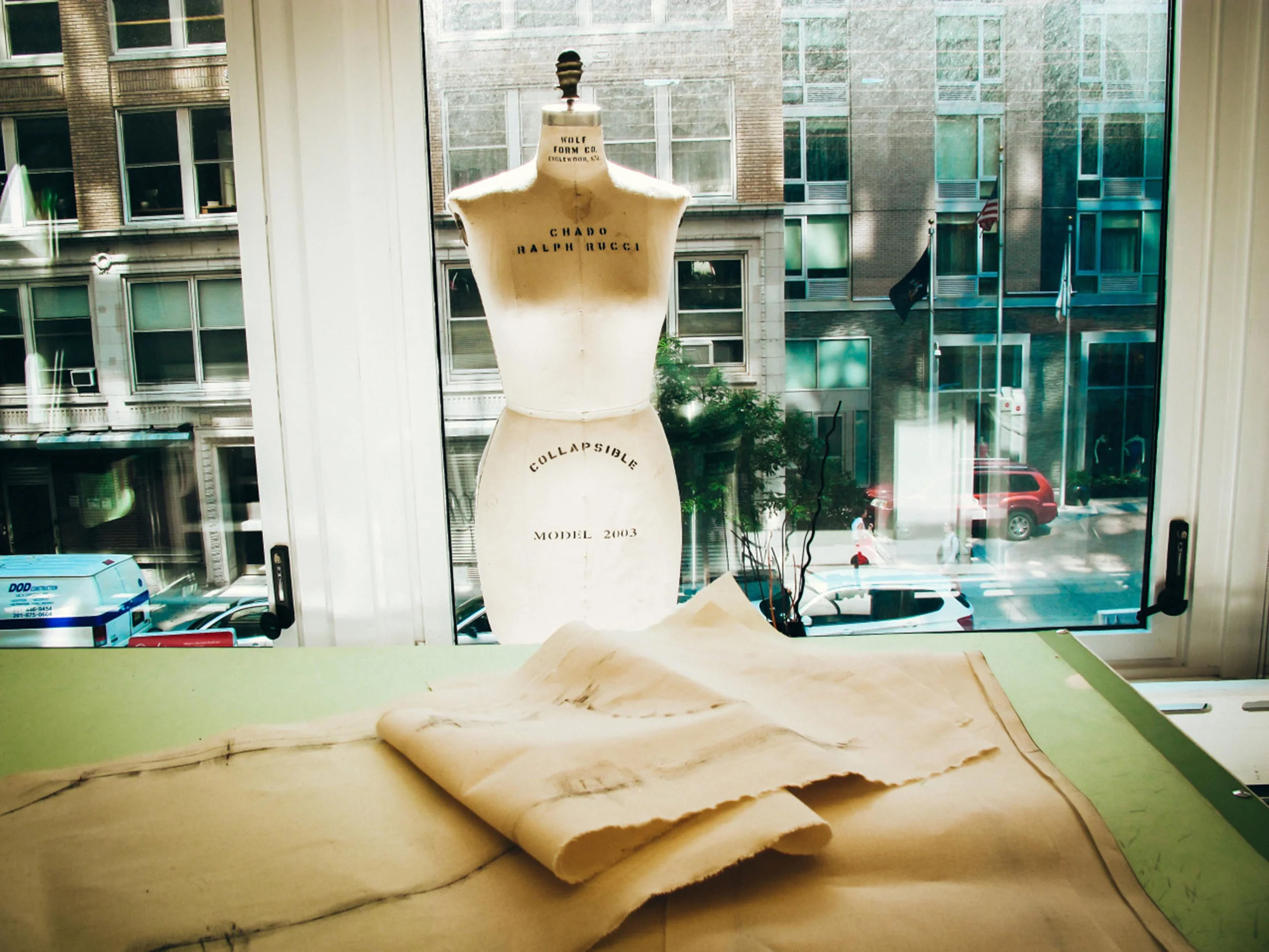 ralph_rucci_showroom_ether_atelier_bonetti_kozerski_architecture60.jpg