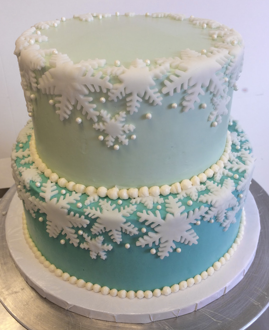 2-tier blue snoflake cake.jpg