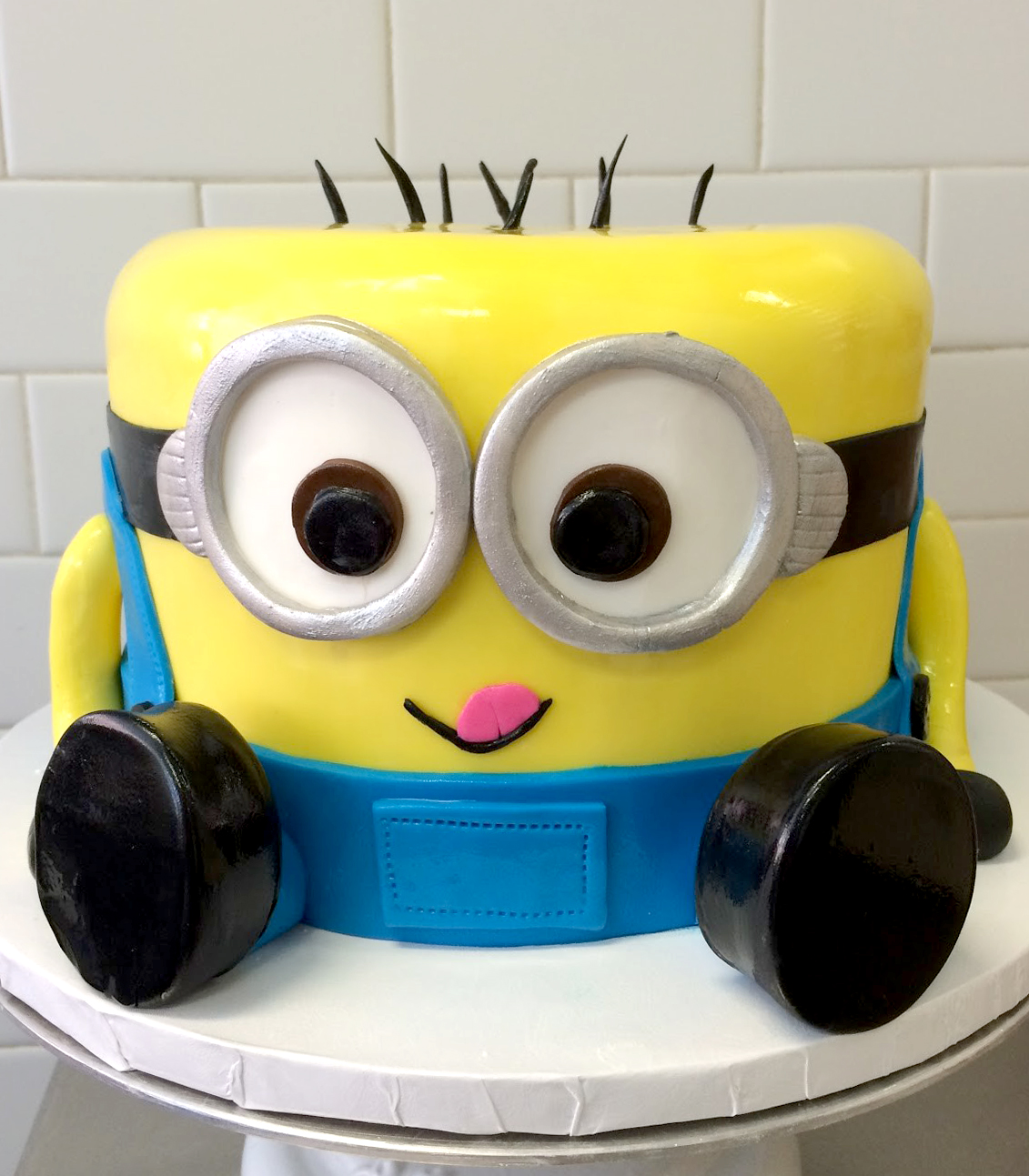 minion cake.jpg