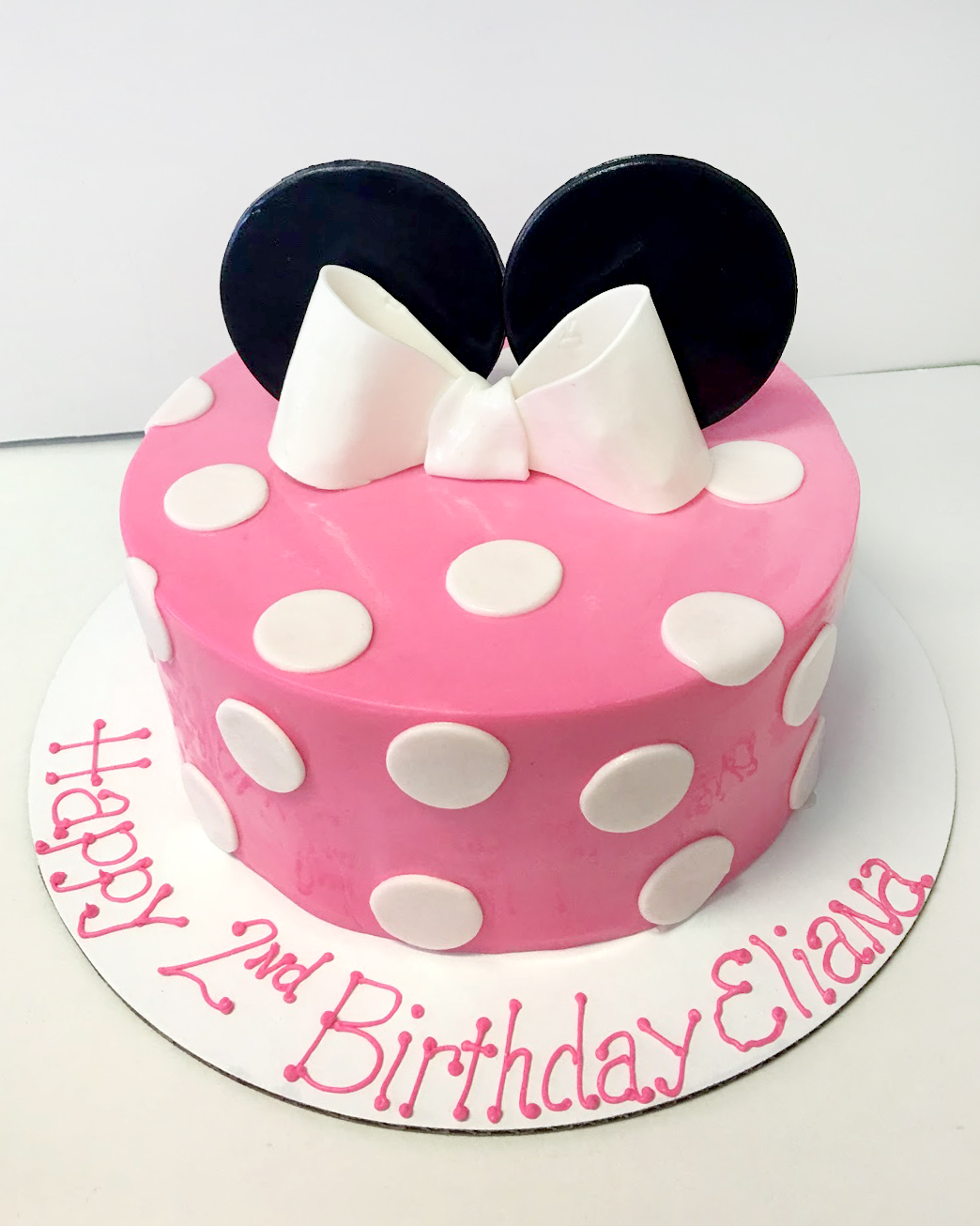 minnie mouse ears bow cake.jpg