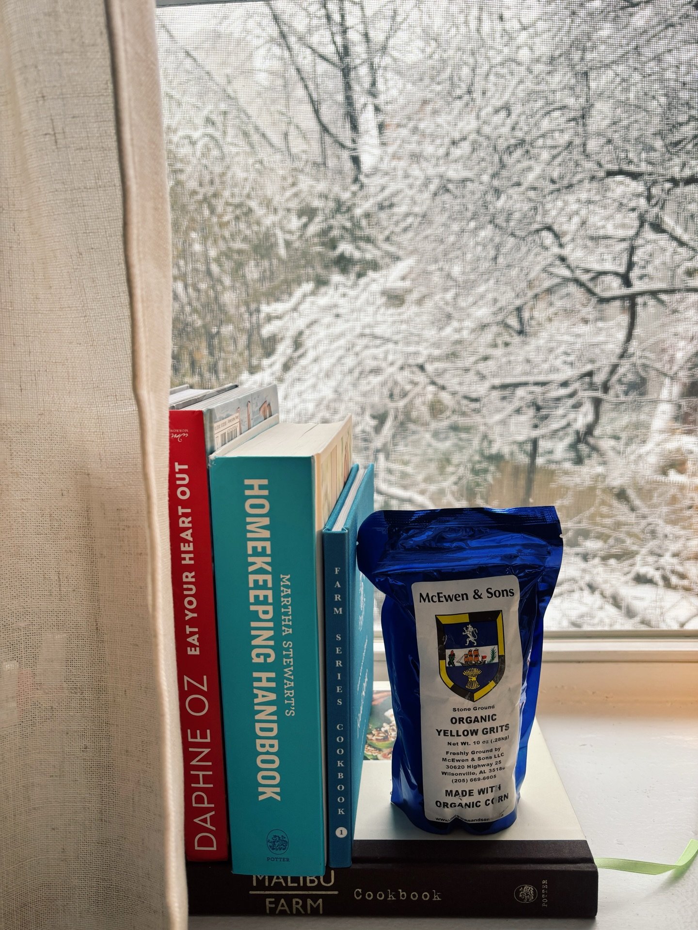 We had to go all the way to NYC to get our white Christmas! And as much as we love a New York bagel, we packed our own grits to add to breakfast😉

Make sure to place your Christmas gift orders by the end of the day to guarantee delivery by Christmas