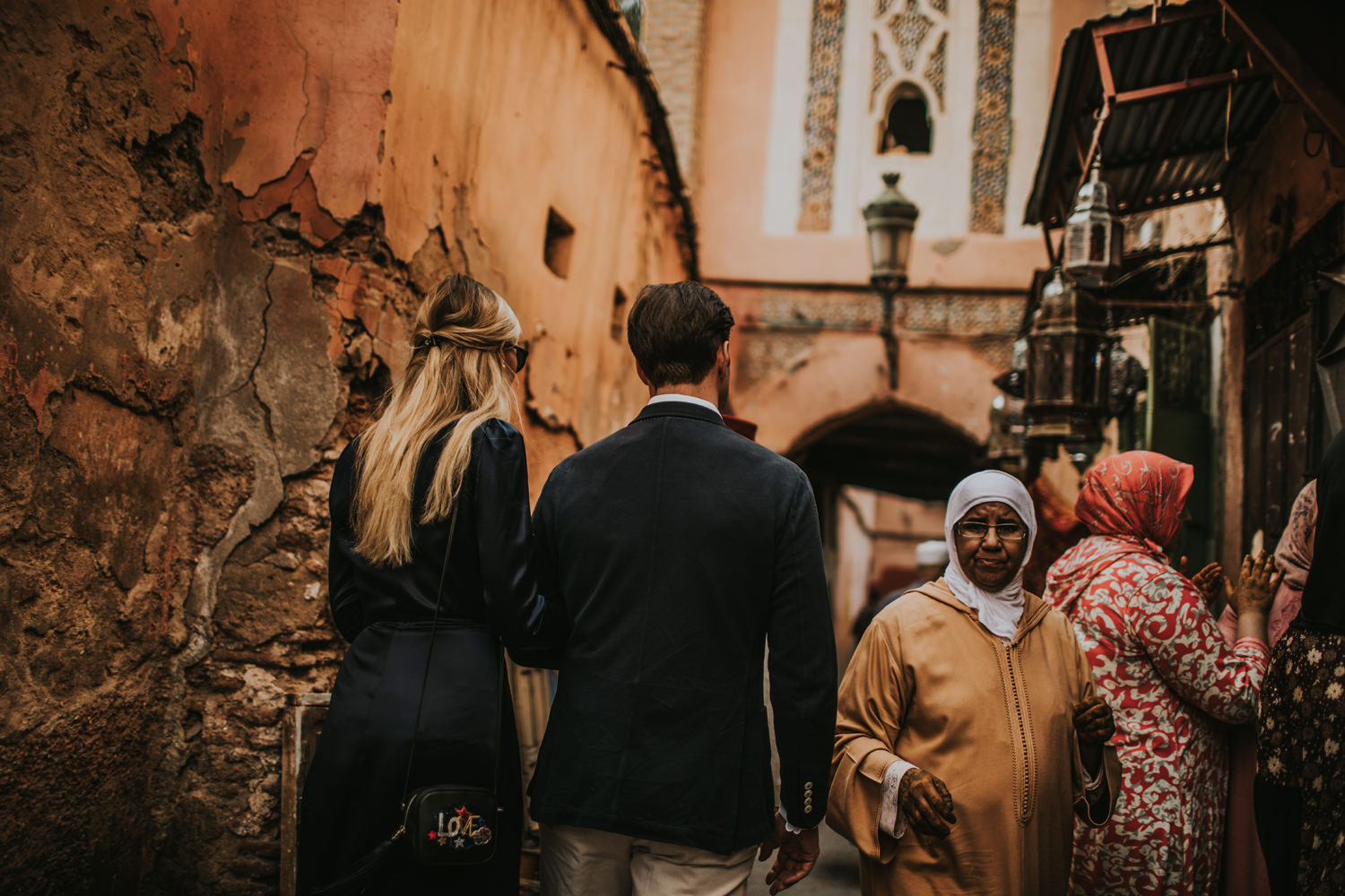 marrakesh medina couple