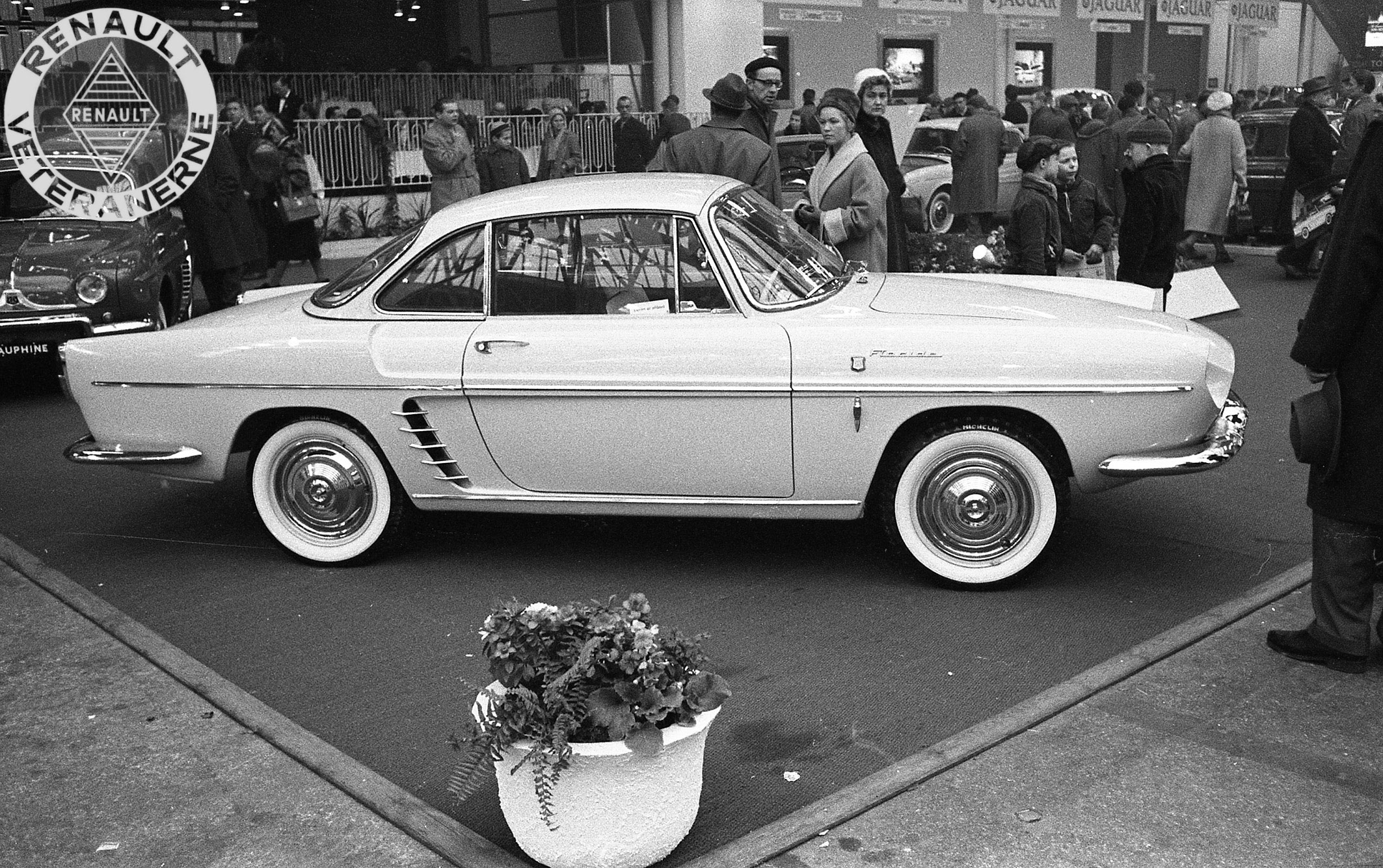 Floride introduceres i Fyns Forum i 1960. Bemærk det dansk monterede Ermax blinklys under det fabriksmonterede.