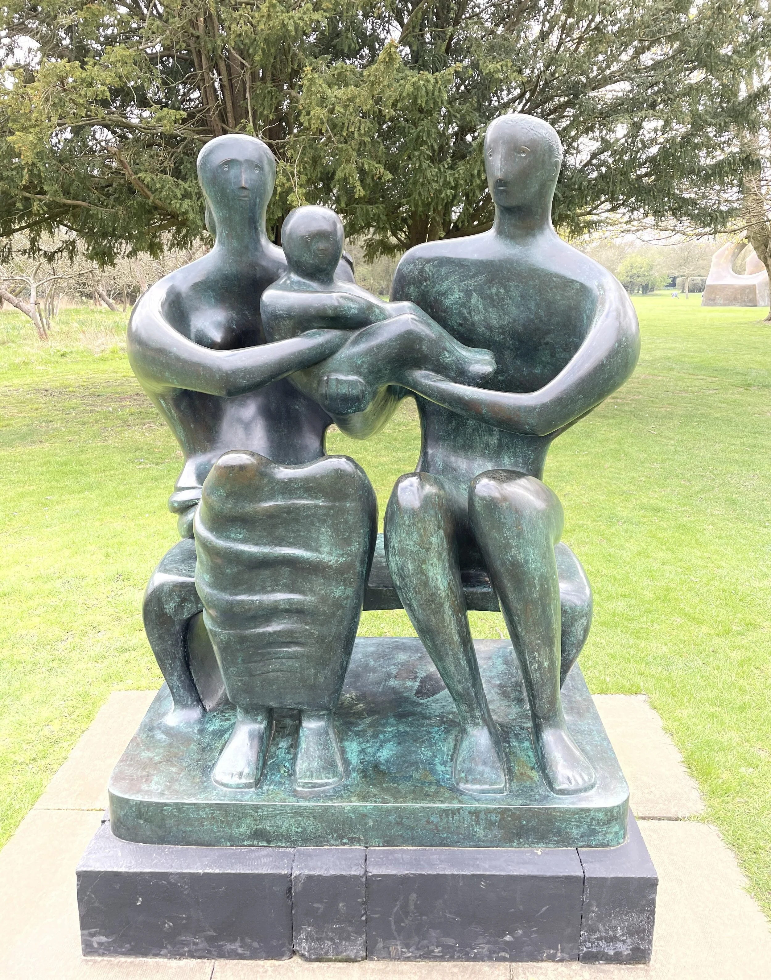 Henry_Moore_Family_Group.jpg