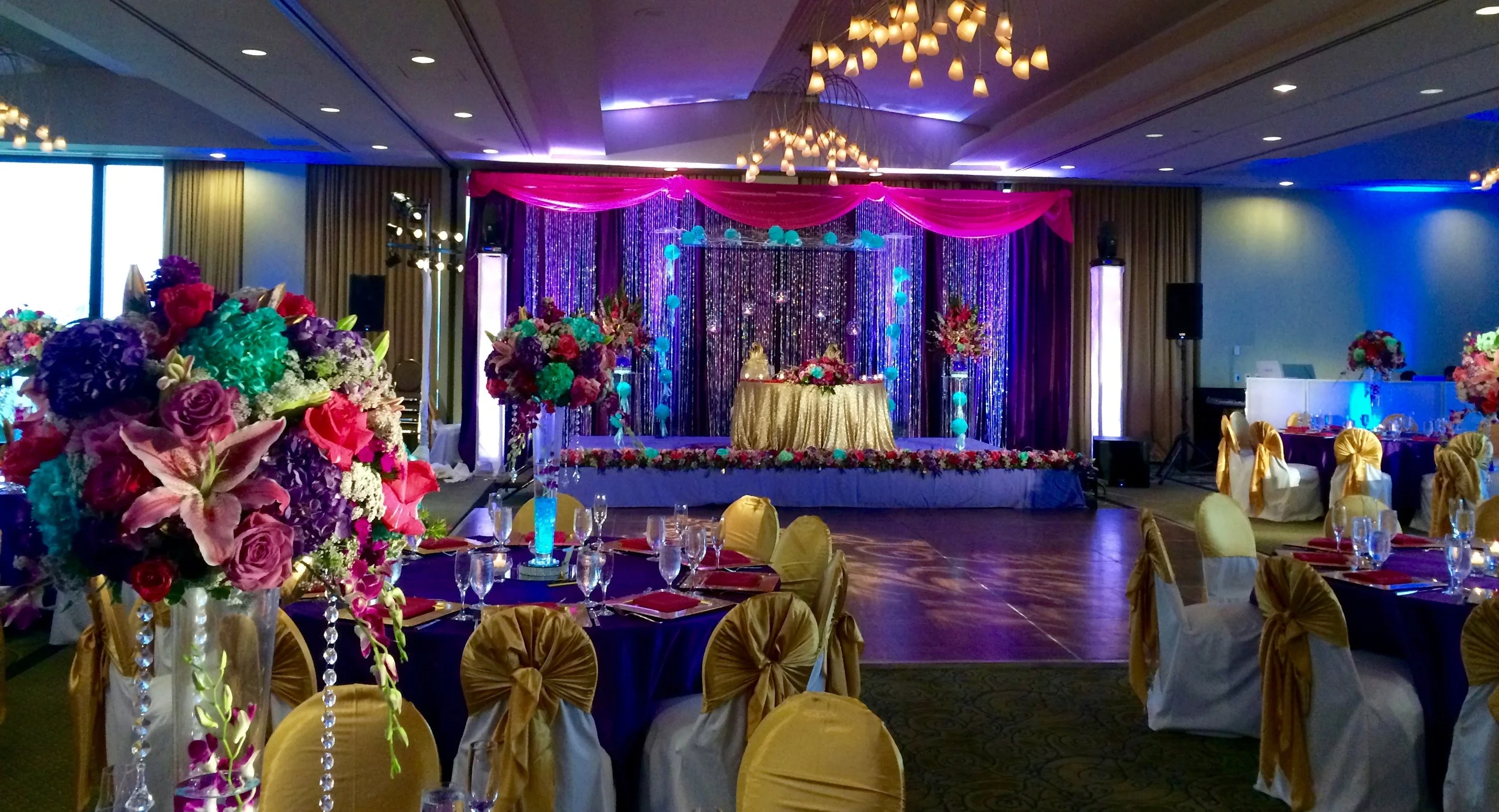 The beautiful stage prior to arrival of the guests.