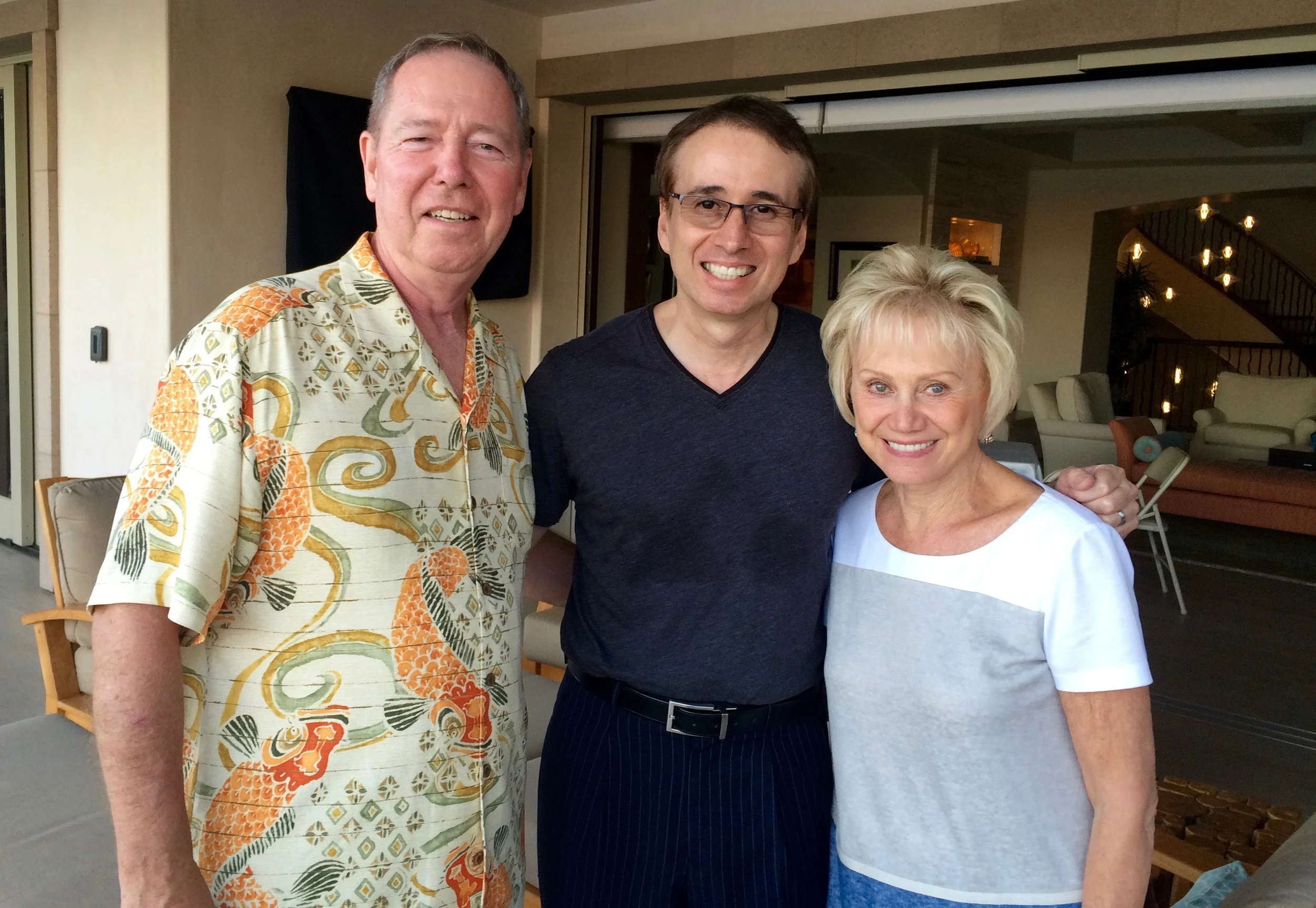Lynne Jilot Reviews Laguna Beach Magician Lou Serrano