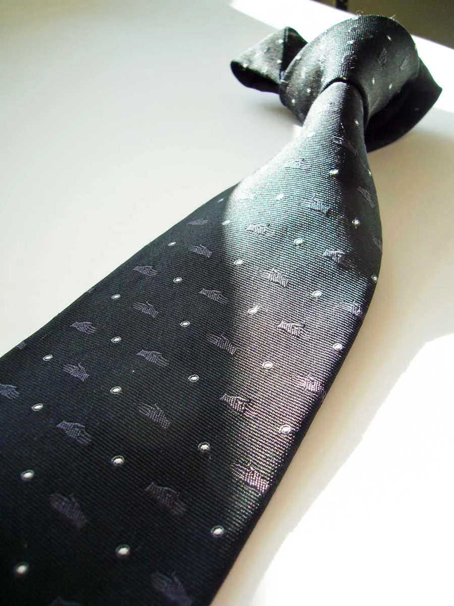 Hand-black-knot.jpg