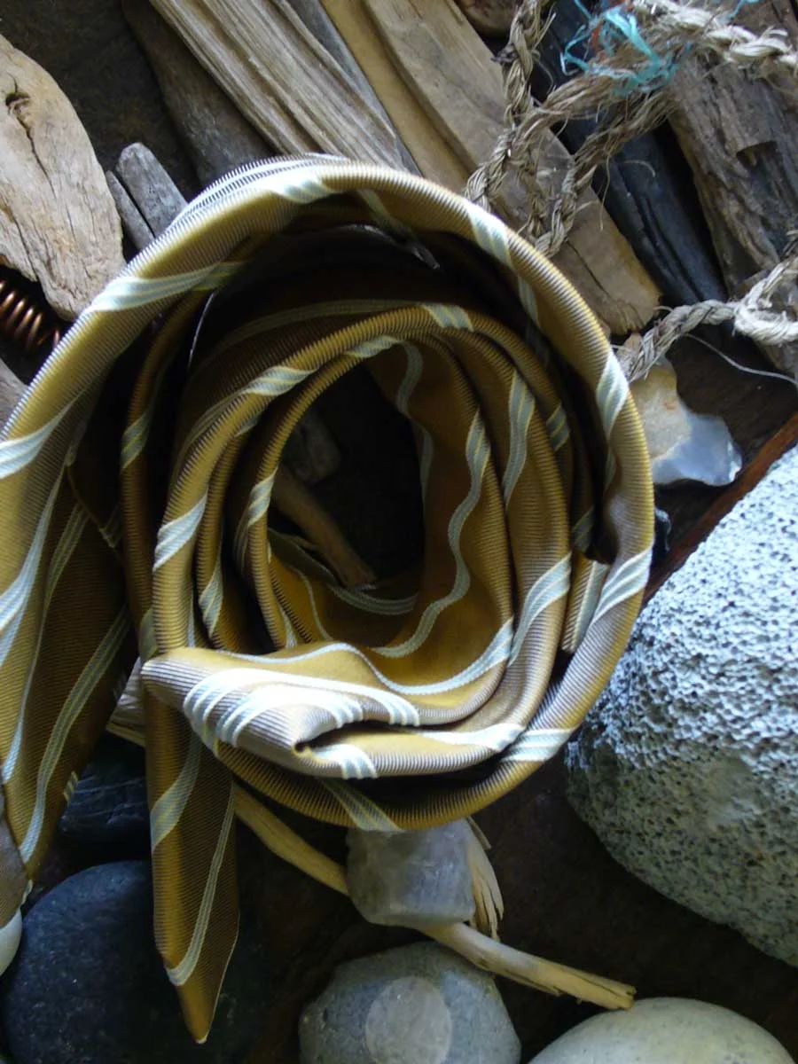 Stripe-palegold-rolled.jpg