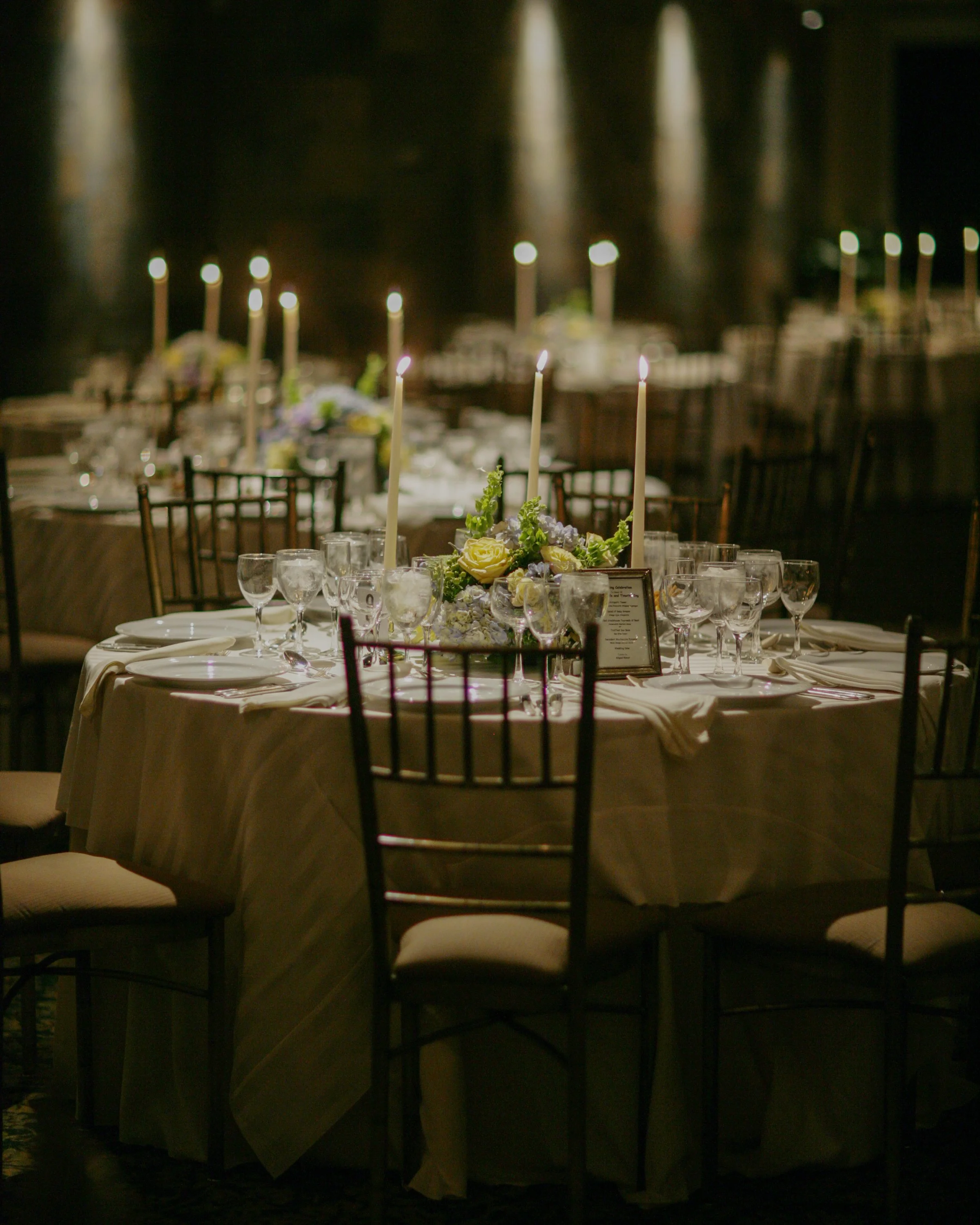tappan-hill-wedding-photographer-ballroom-decor.jpg