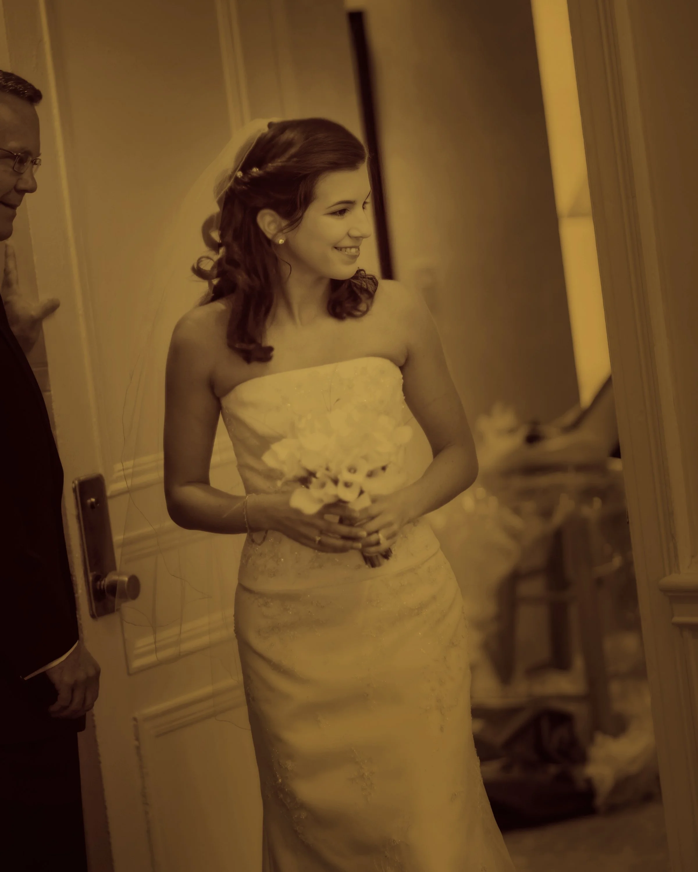 tappan-hill-wedding-photographer-bride-candid.jpg