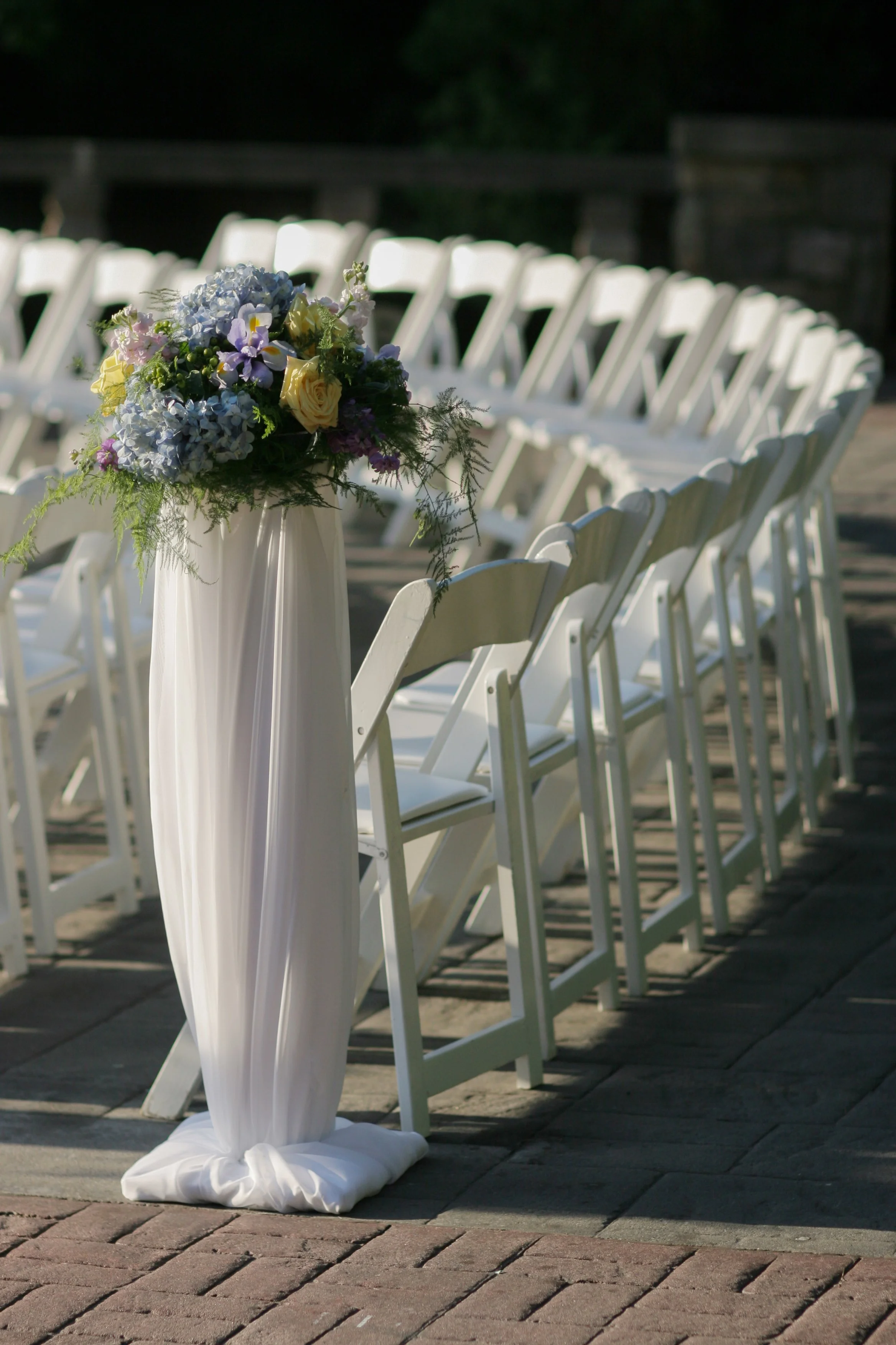 tappan-hill-wedding-photographer-ceremony-floral.jpg