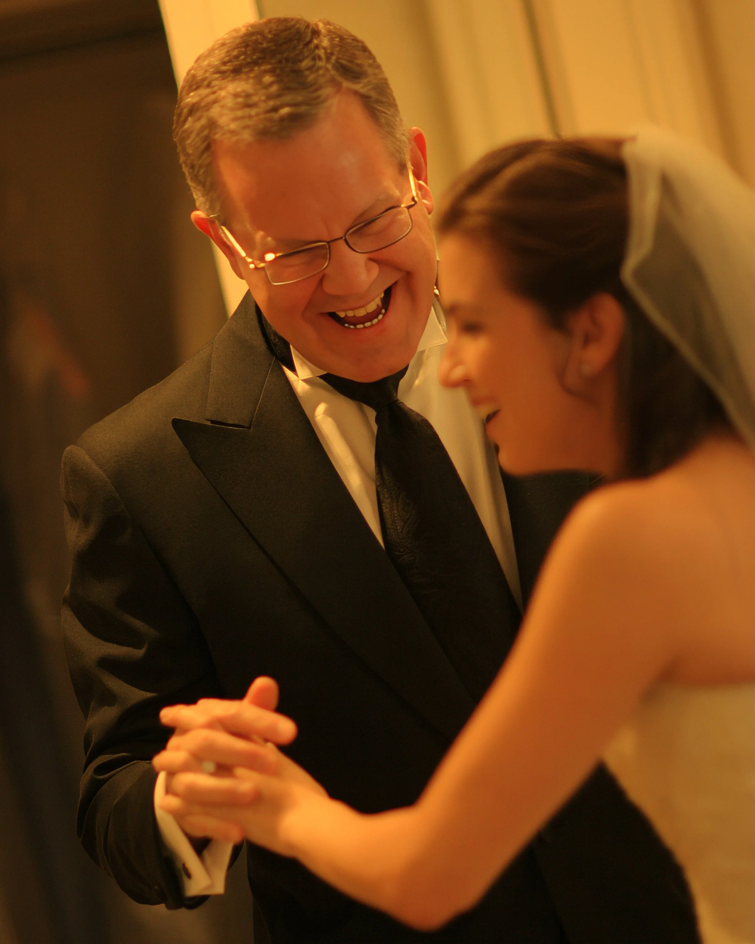 tappan-hill-wedding-photographer-father-bride-first-look.jpg