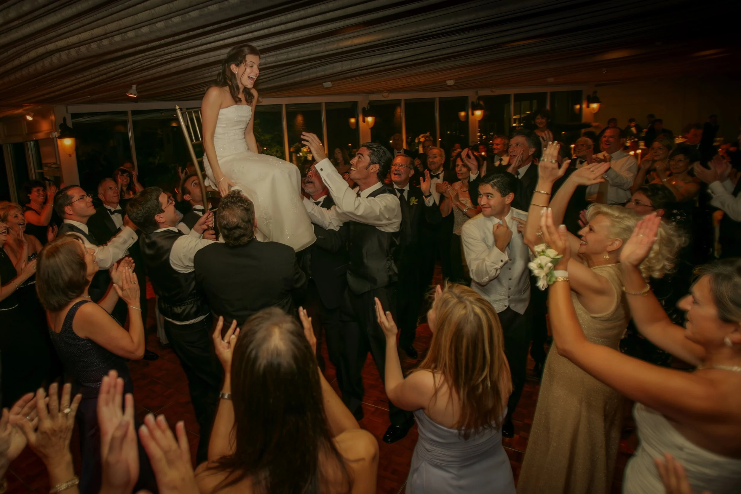 tappan-hill-wedding-photographer-hora-dance.jpg