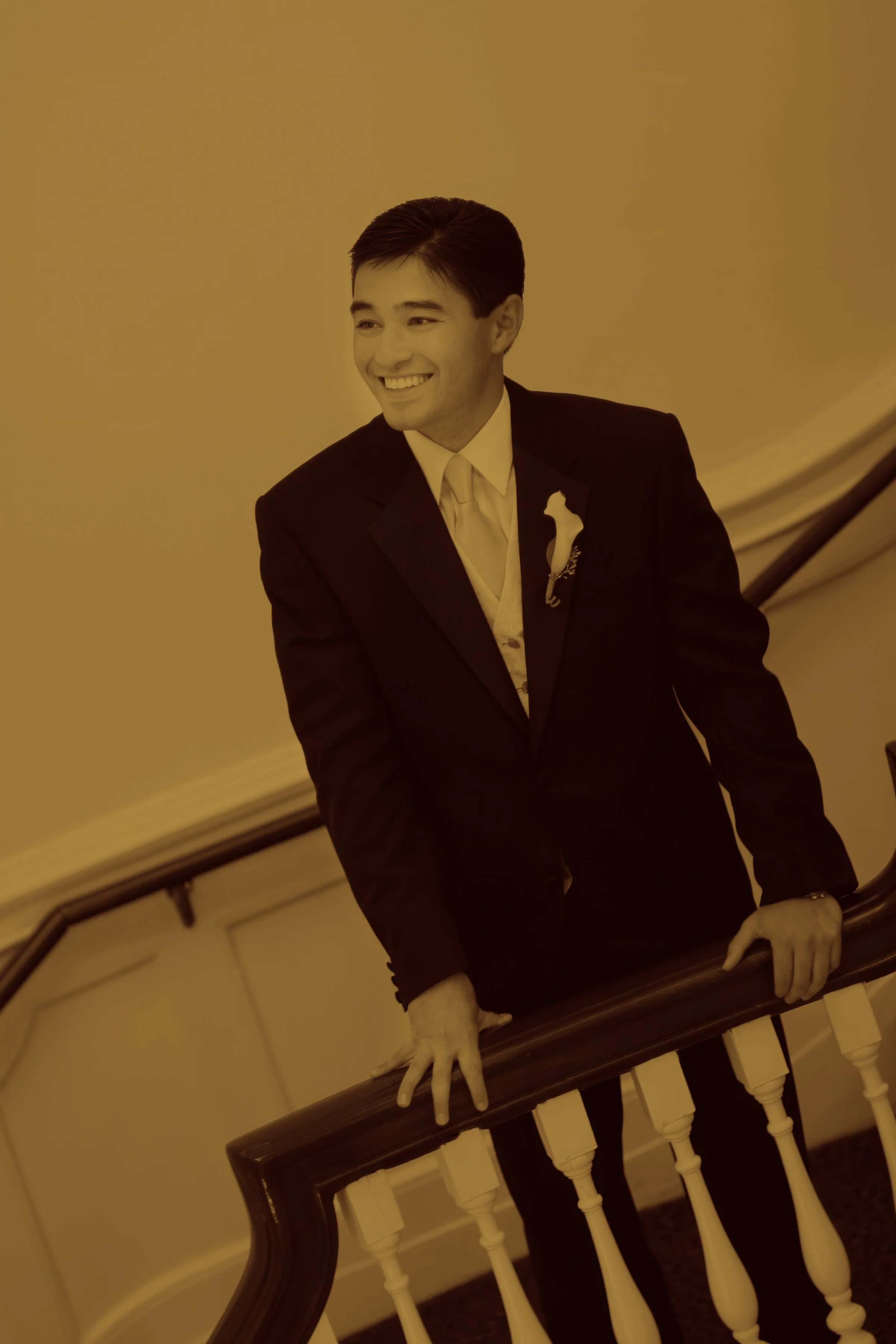 tappan-hill-wedding-photographer-groom-first-look.jpg