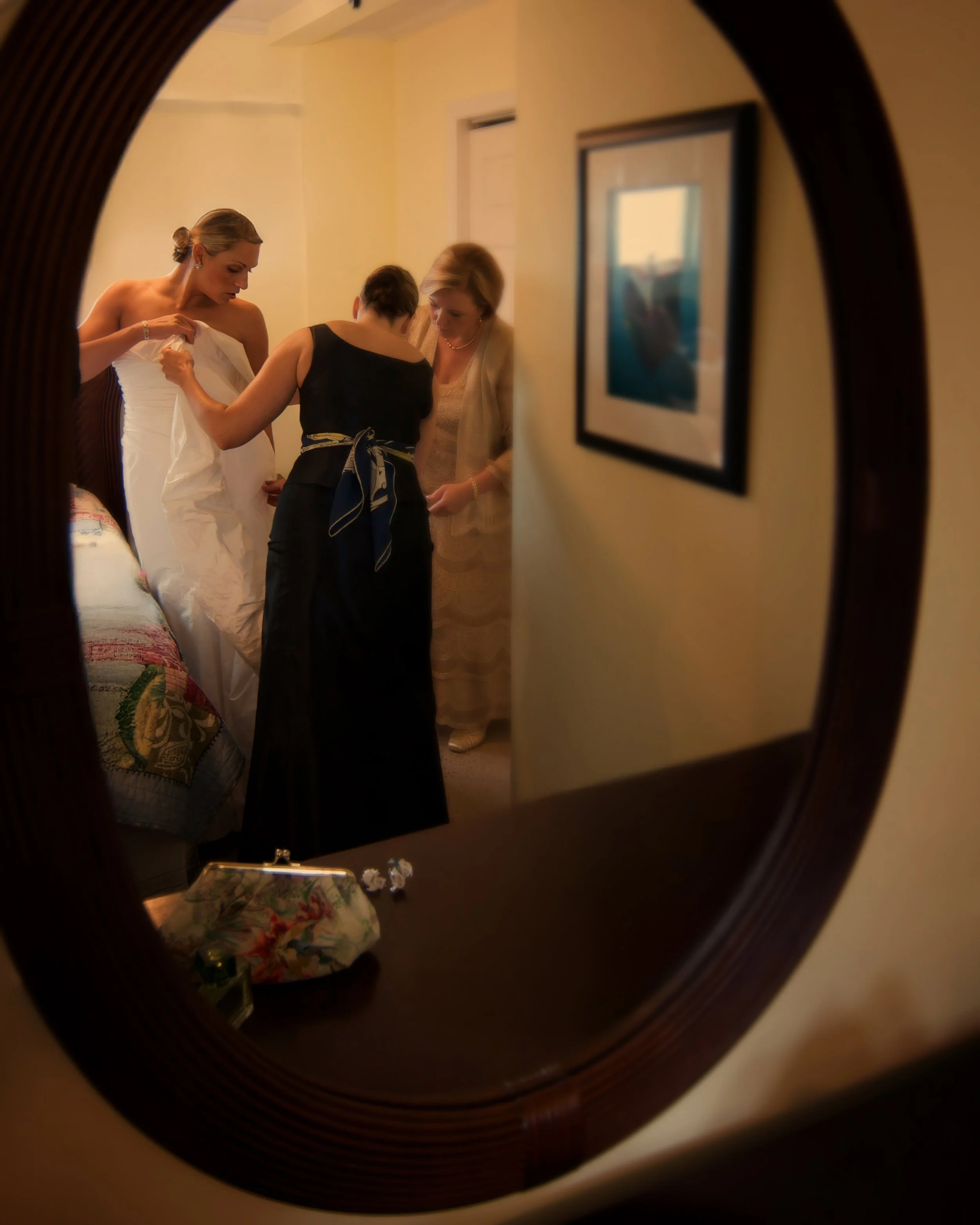 hamptons-wedding-photographer-bridgehampton-tennis-and-surf-club-bride-getting-ready.jpg