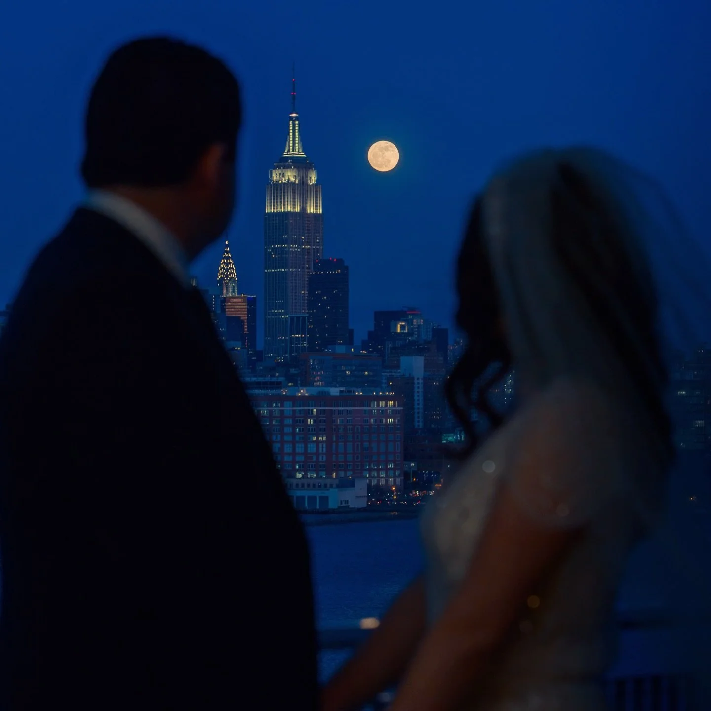 We craft photographs that capture the feeling of the moments that take your breath away. @whoboken #weddings #weddinginspo #nycweddingphotographer #destinationweddingphotographers #nyc