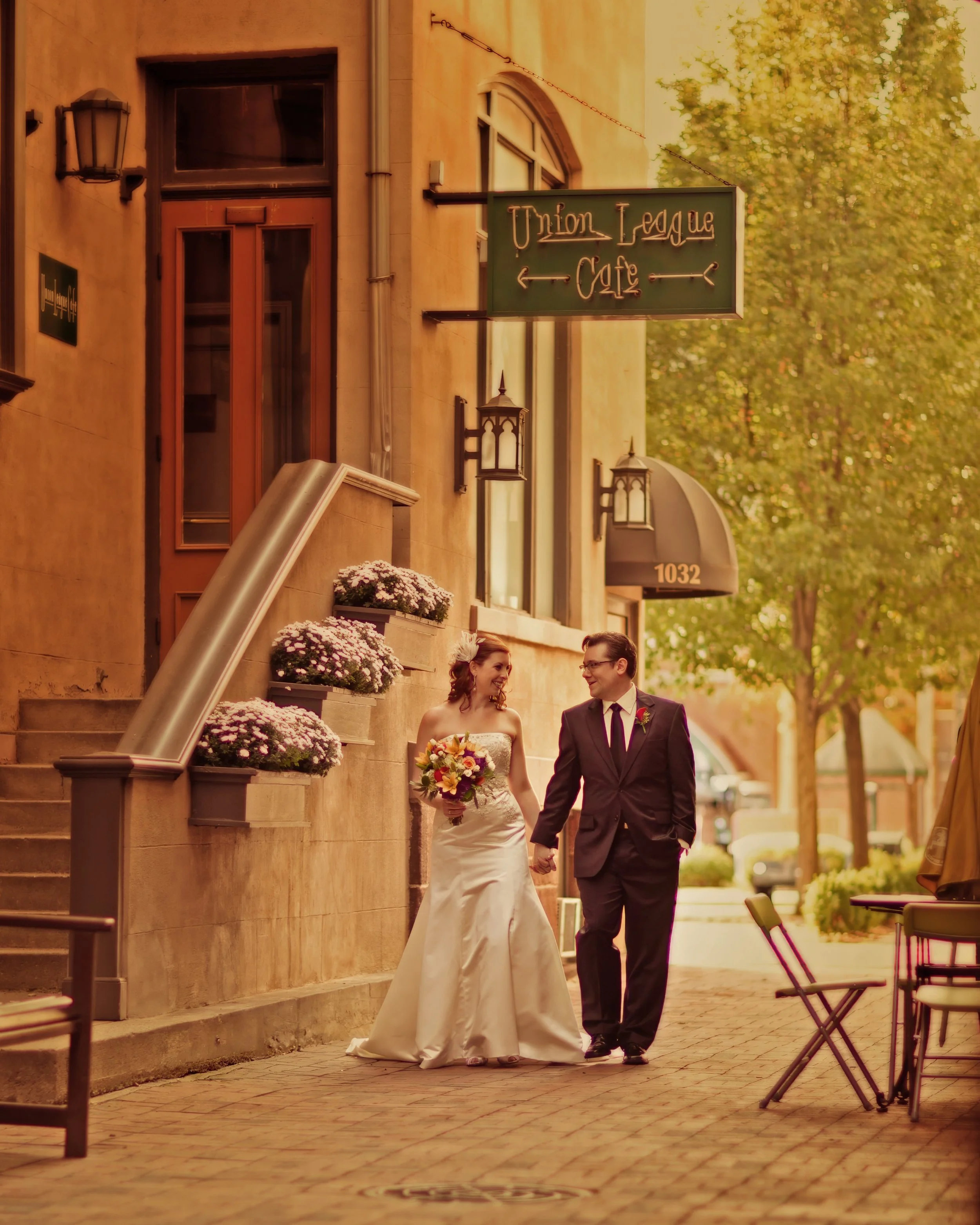 Strolling the Alley Union League Cafe