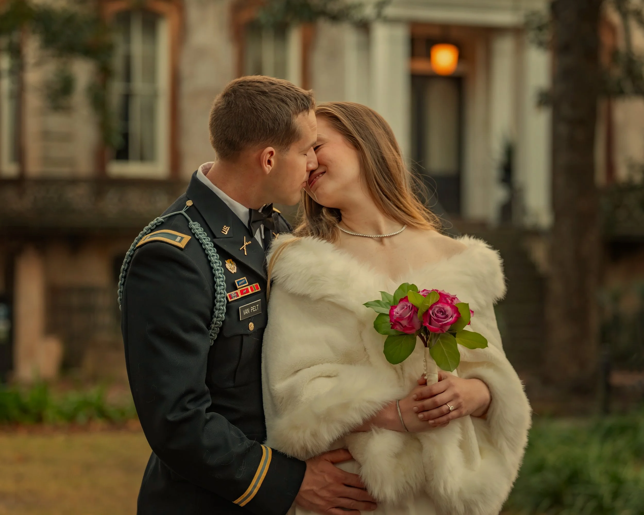 Historic District Kiss Near Forsyth Park