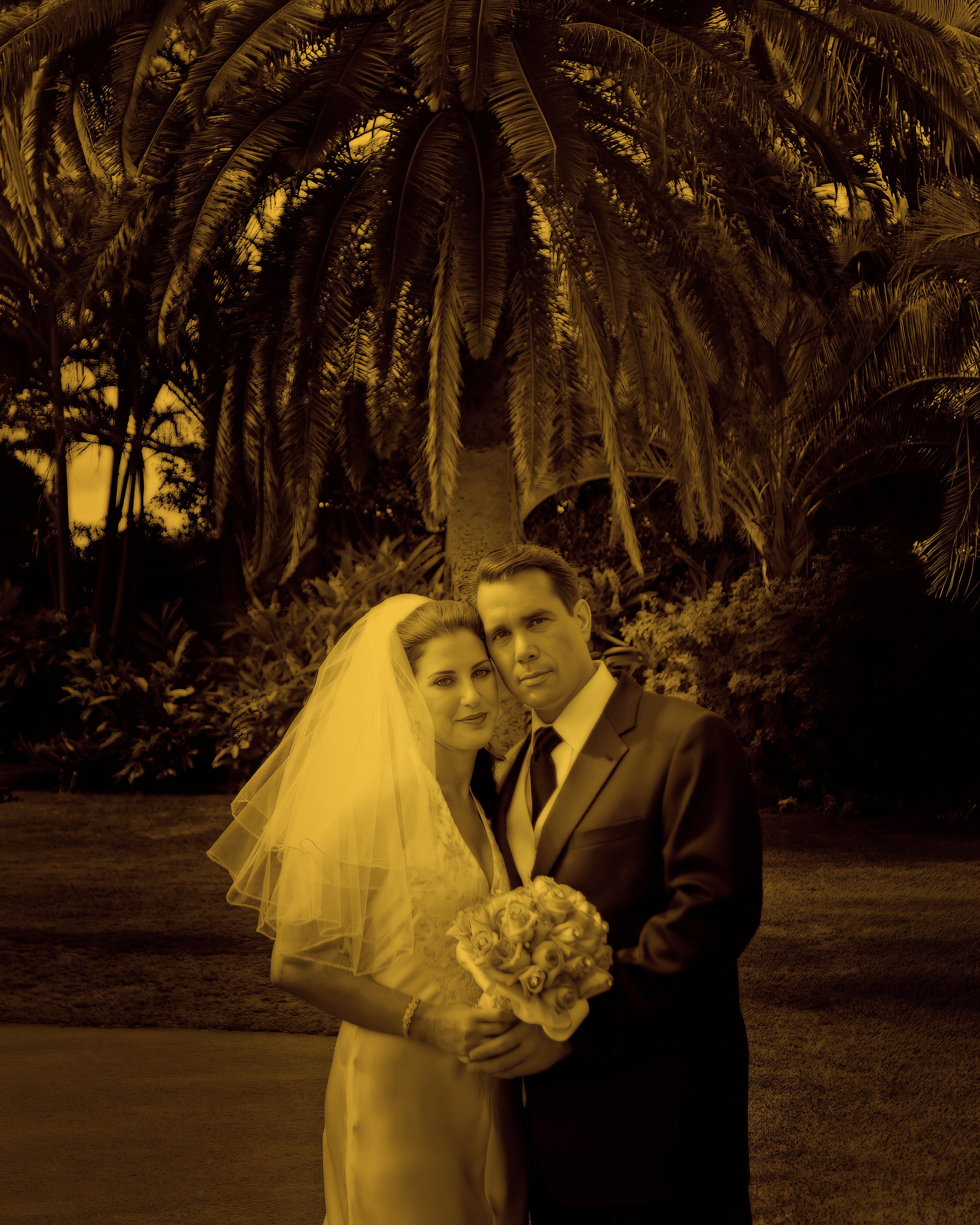 mar-a-lago-wedding-palm-tree-couple-portrait.jpg