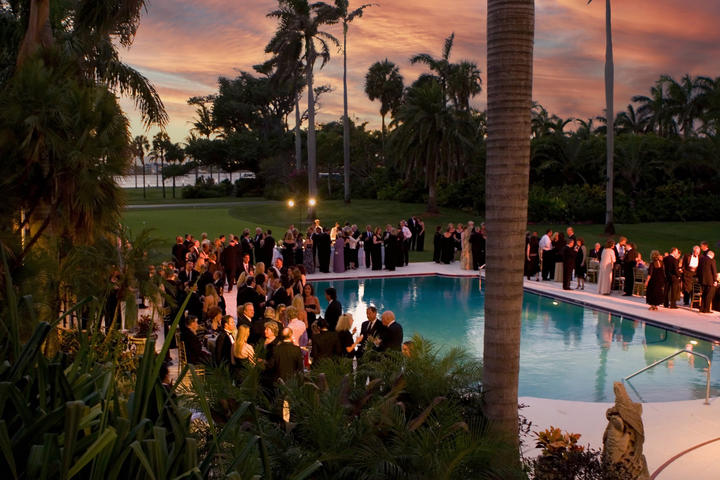 mar-a-lago-wedding-poolside-cocktail-hour.jpg
